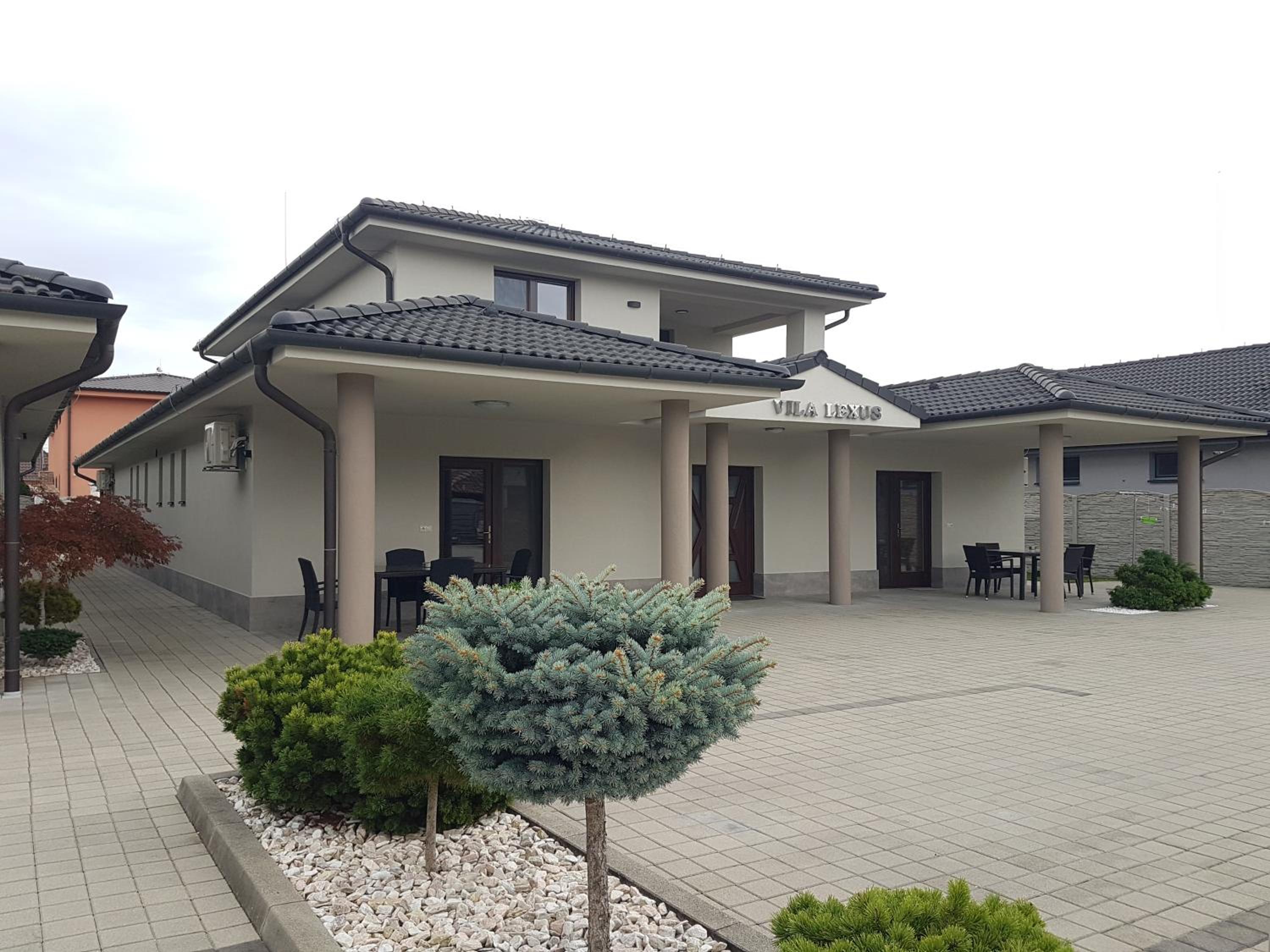 Vila Lexus, apartamento con terraza en Veľký Meder