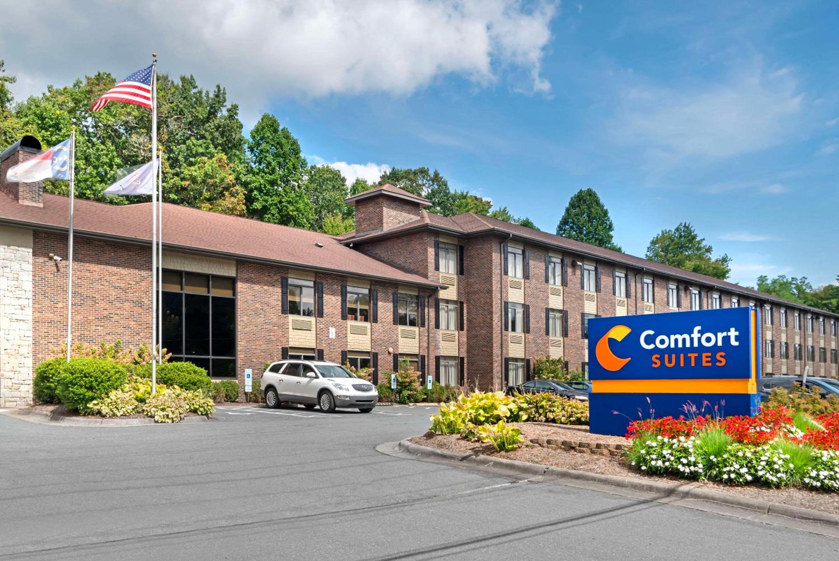 Hotel Comfort Suites Boone - University Area - Image 1