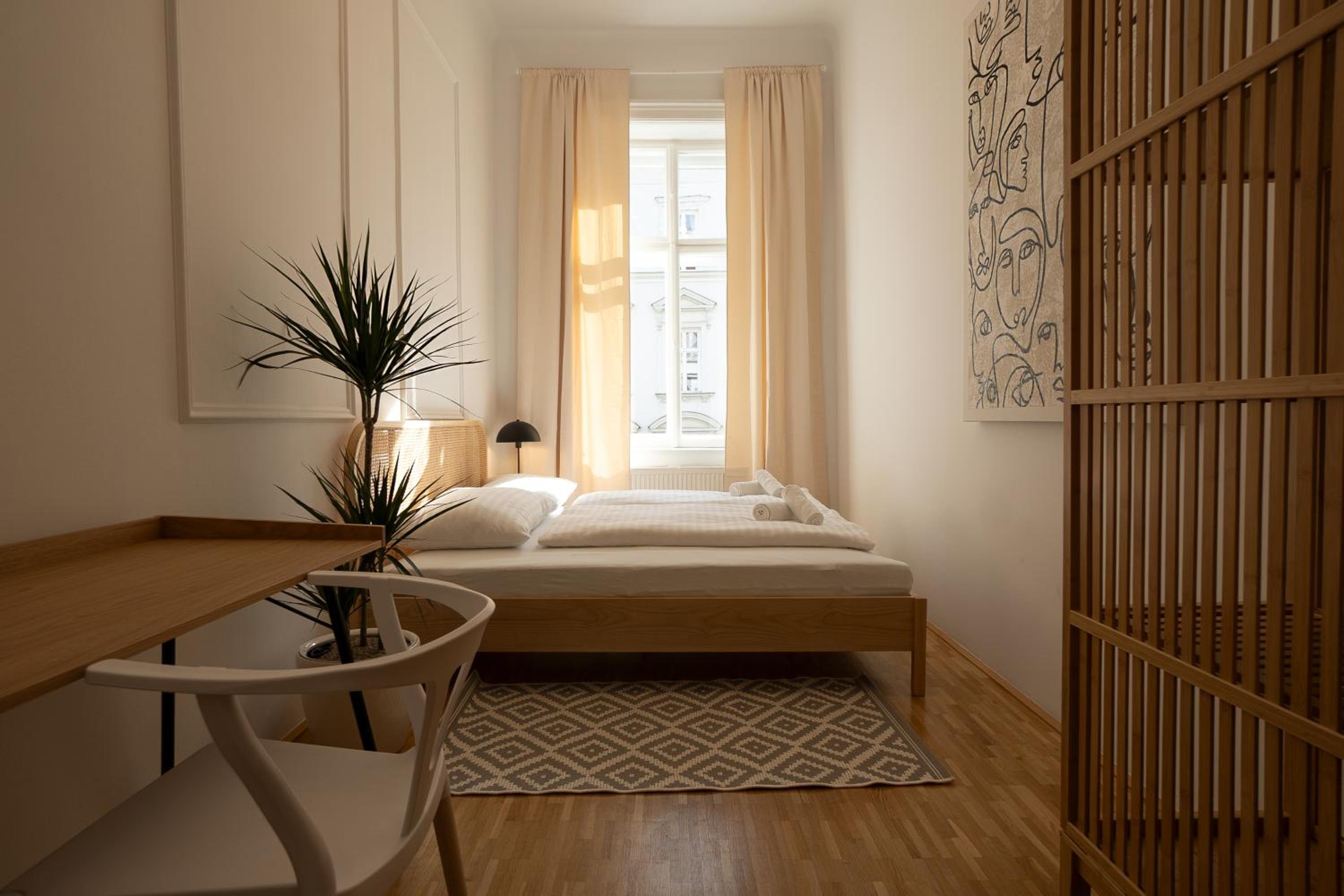 Vibrant 107 m2 flat in the city center