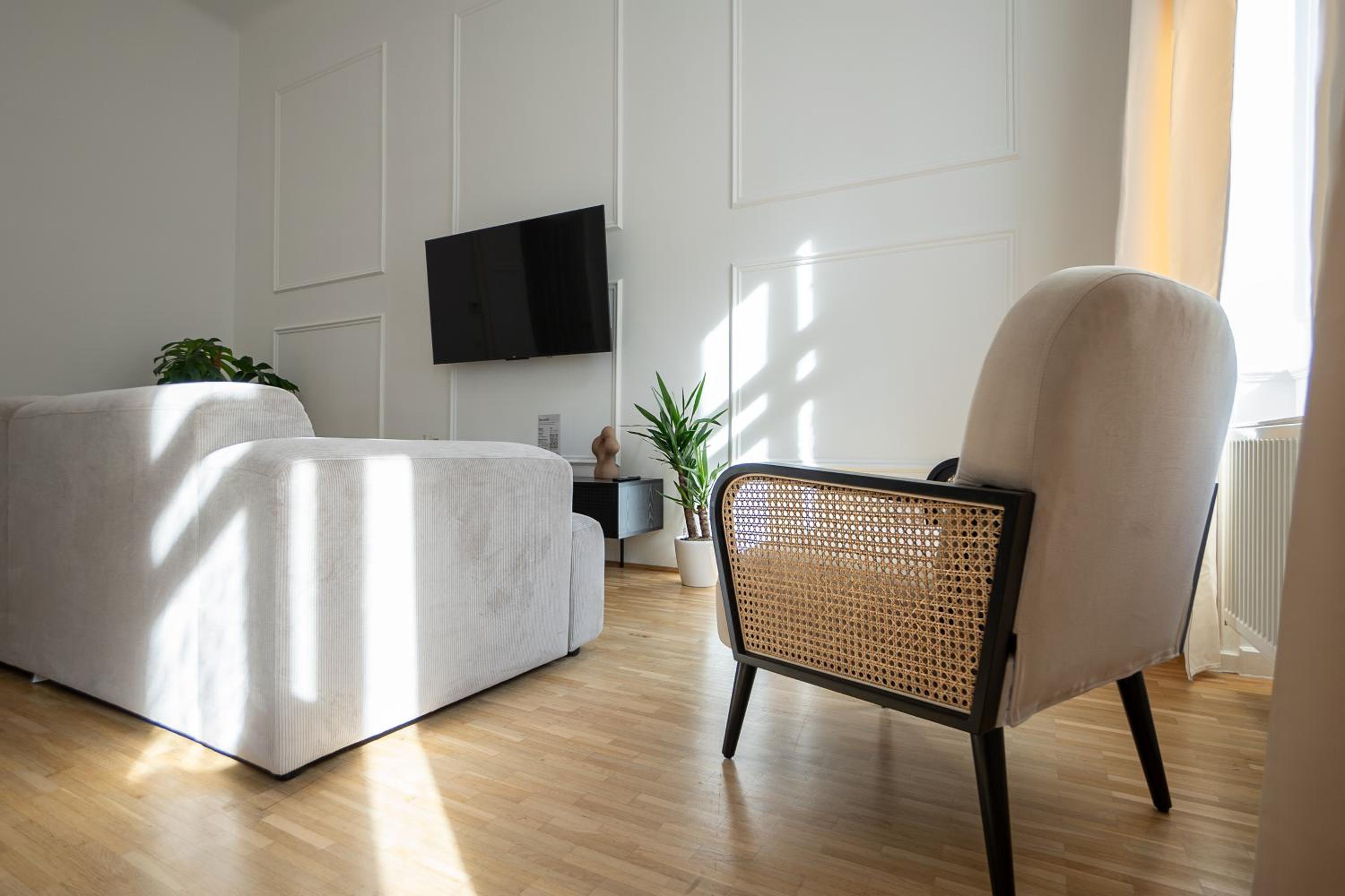 Vibrant 107 m2 flat in the city center