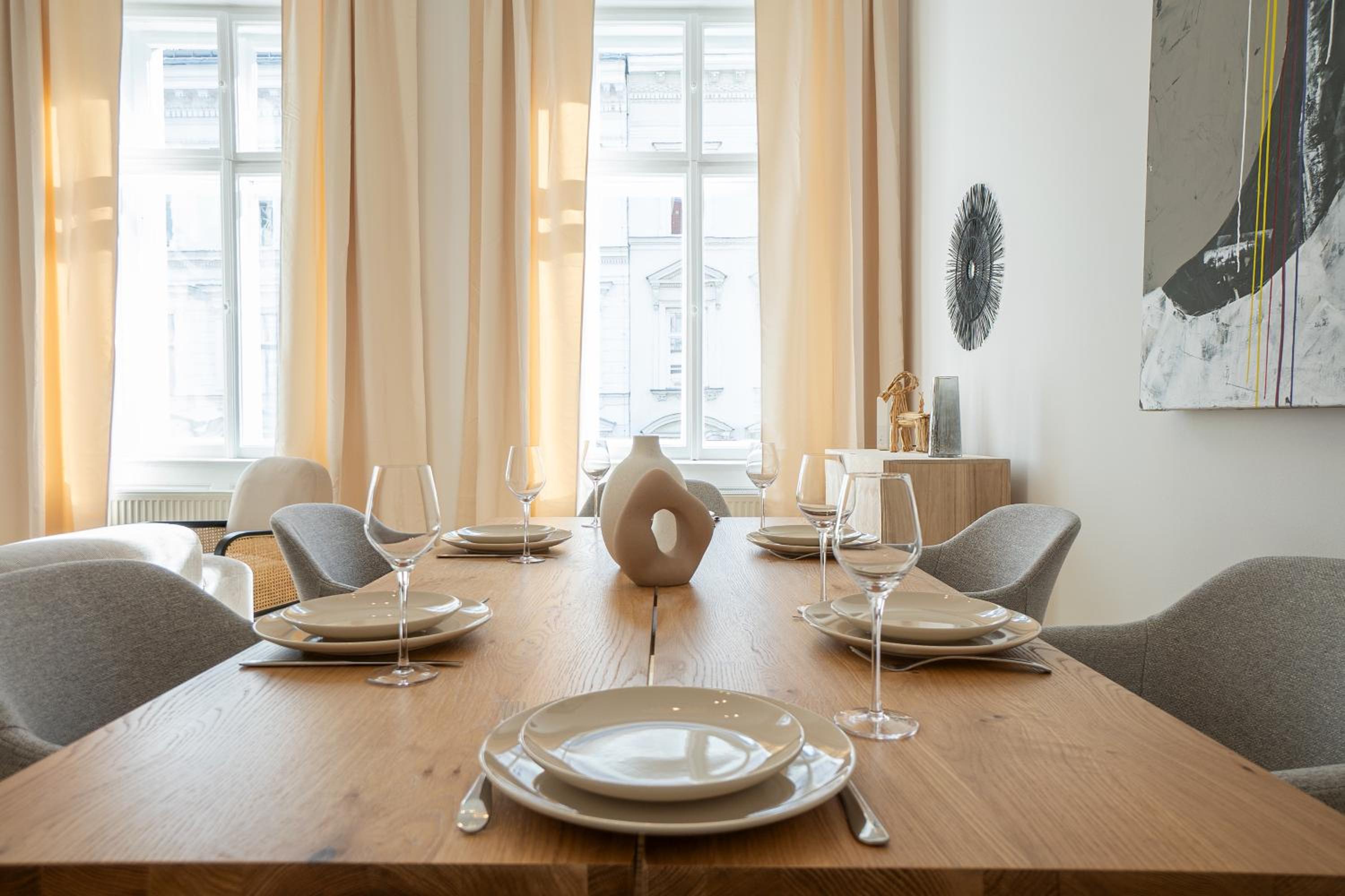 Vibrant 107 m2 flat in the city center