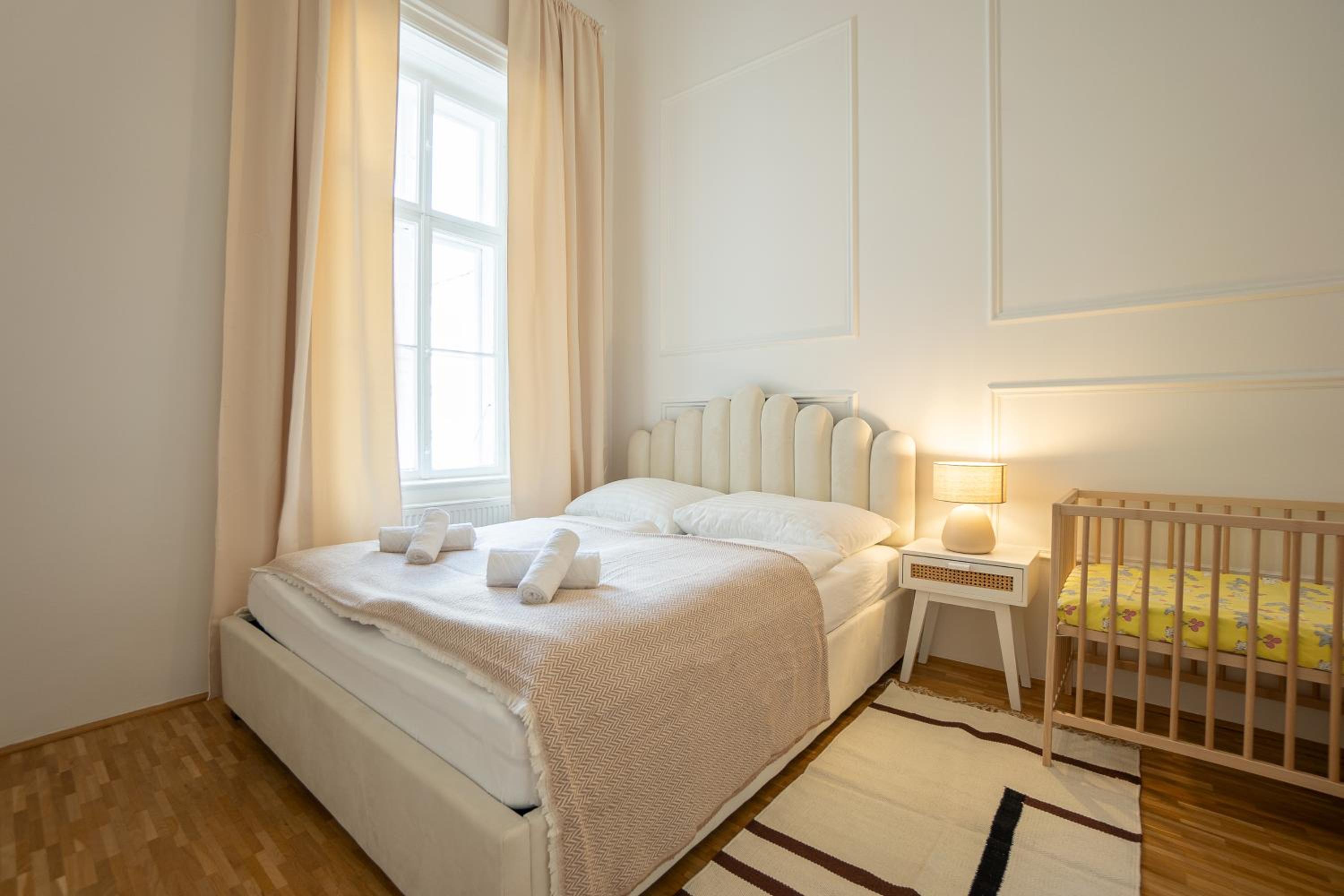 Vibrant 107 m2 flat in the city center