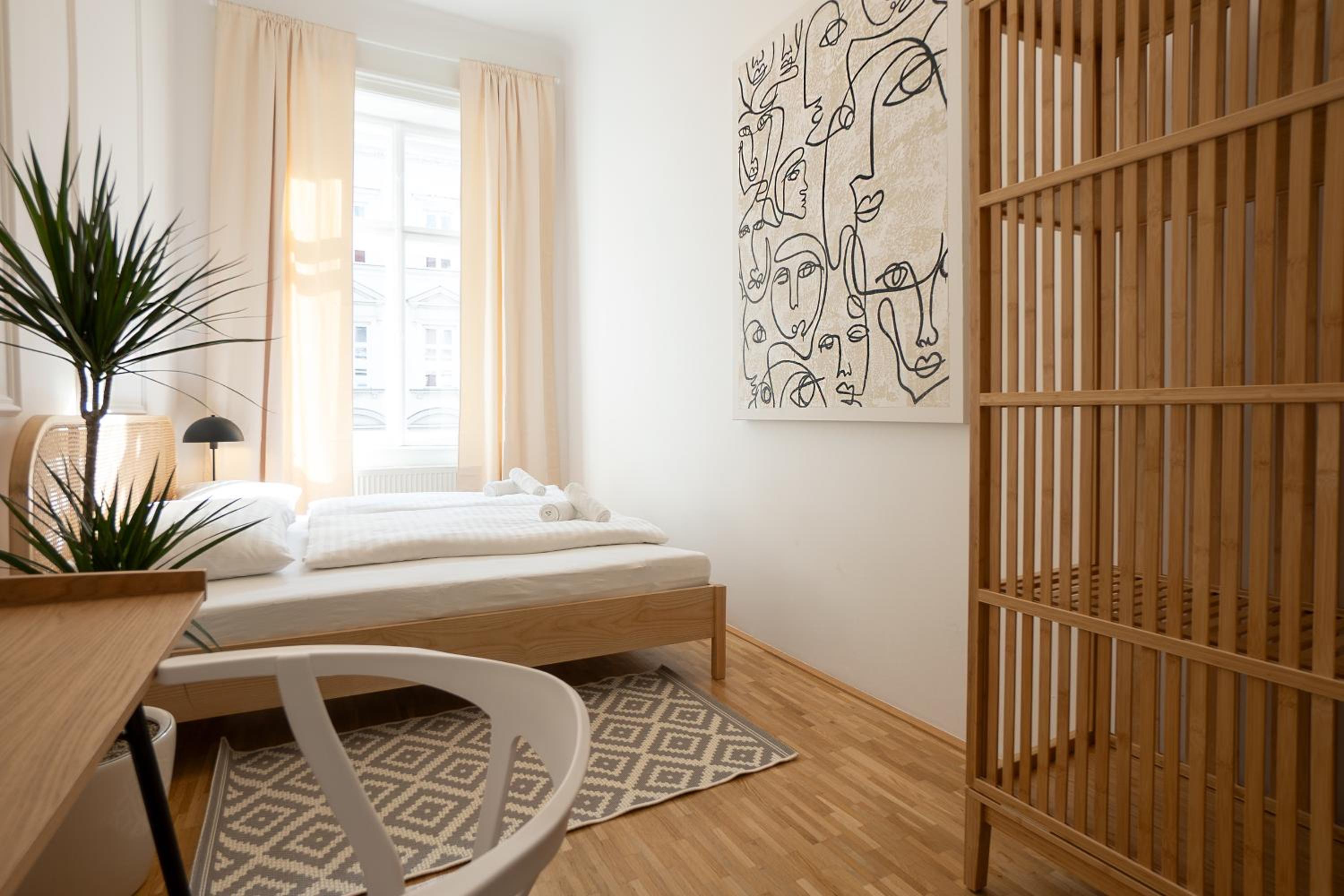 Vibrant 107 m2 flat in the city center