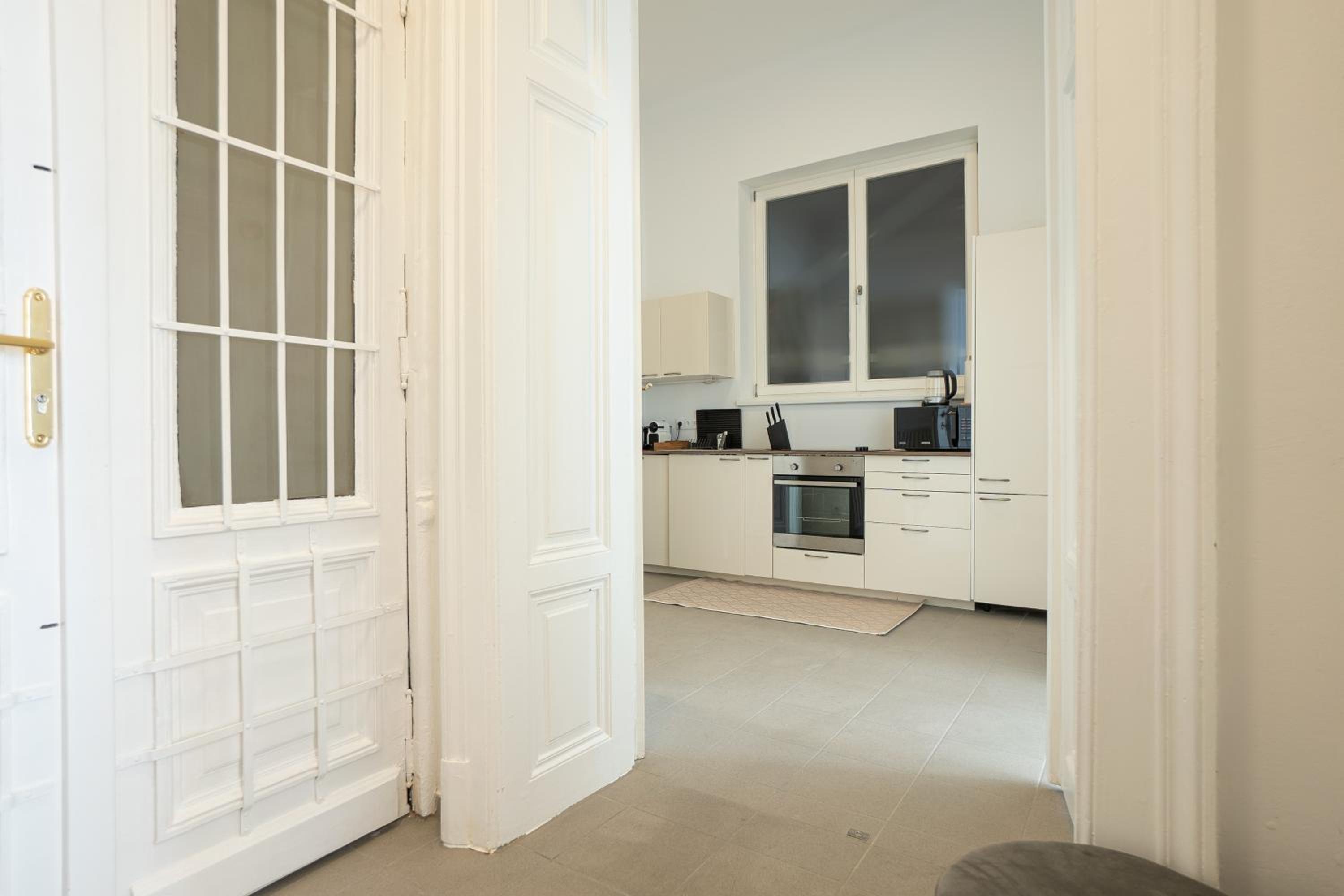 Vibrant 107 m2 flat in the city center