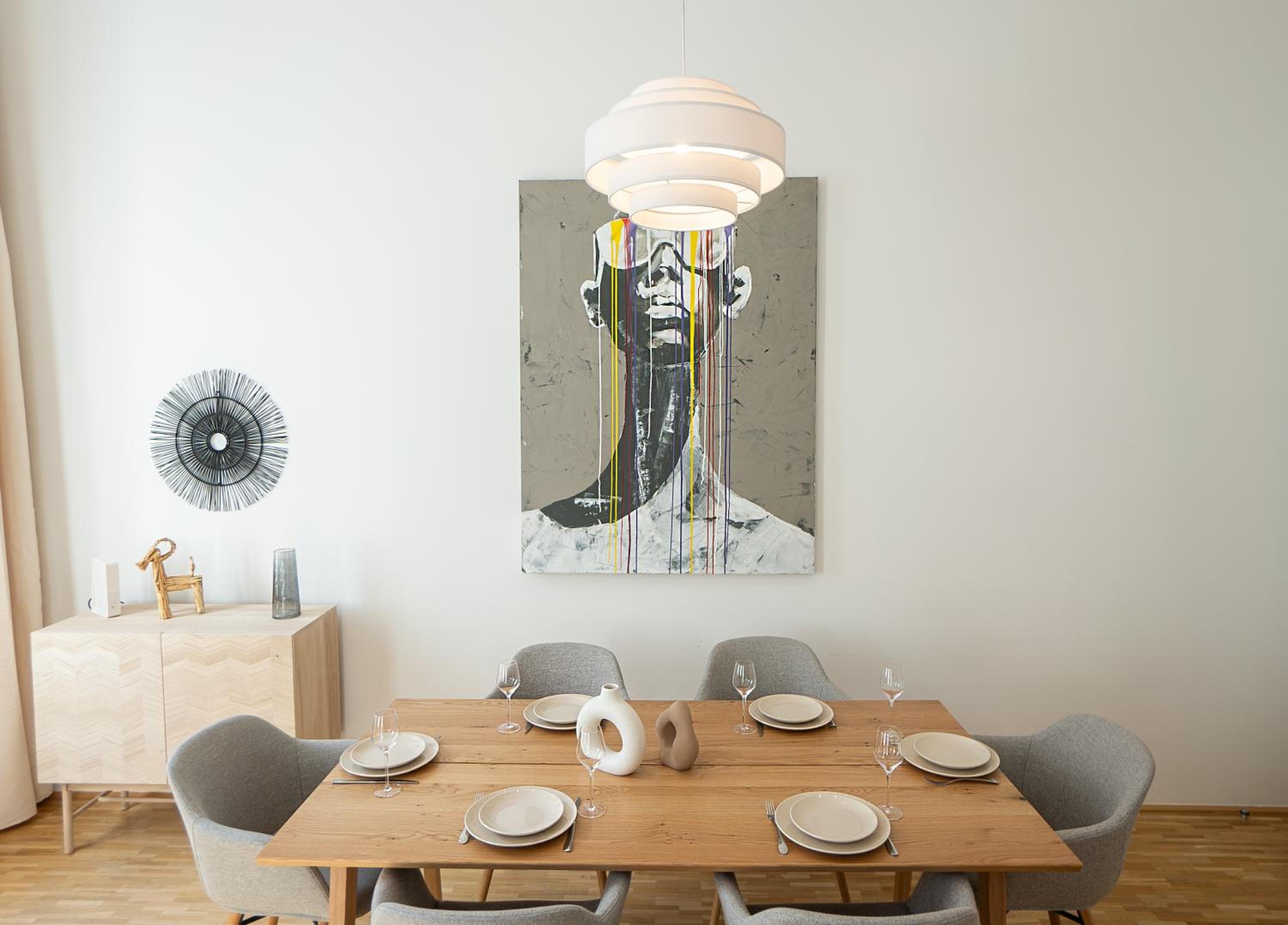 Vibrant 107 m2 flat in the city center