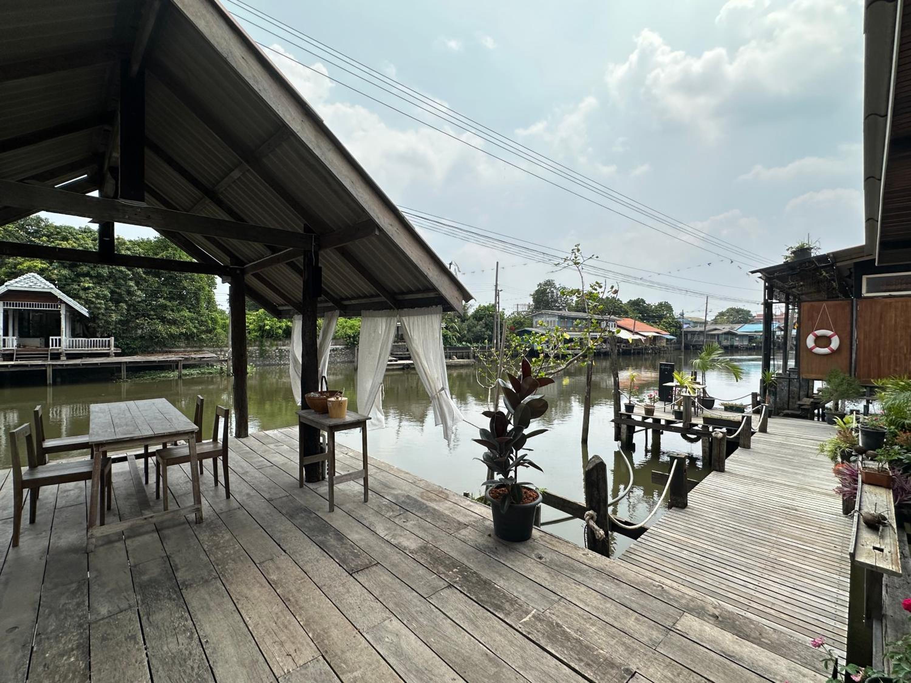 outdoor BBQ area