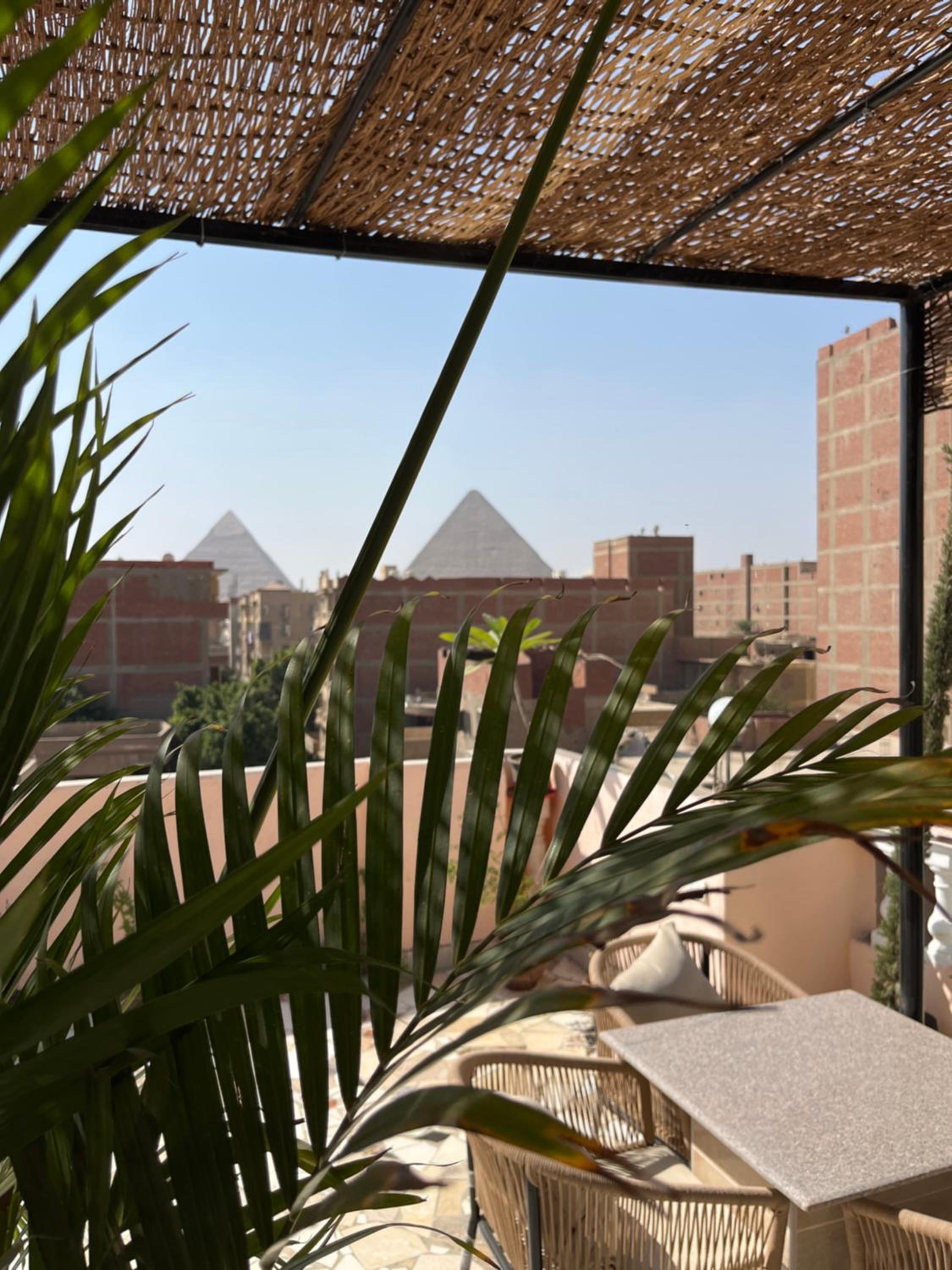 Badr pyramids inn