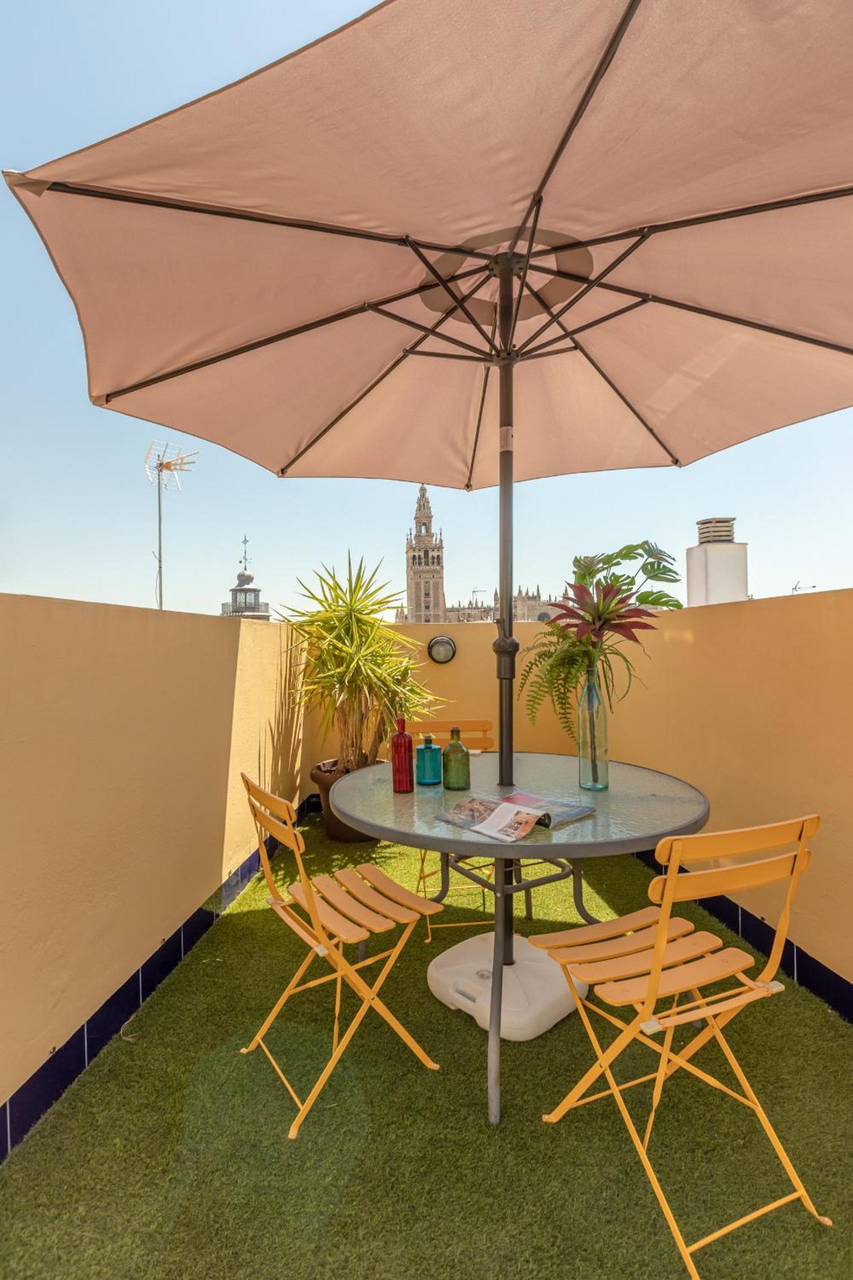 Green-Apartments Giralda Views