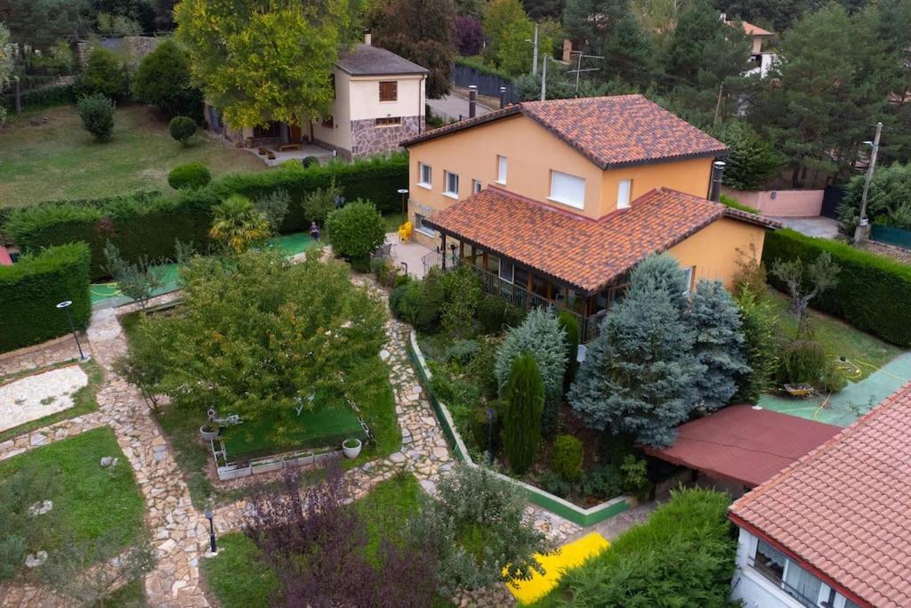 Casa el Cerezo Rojo