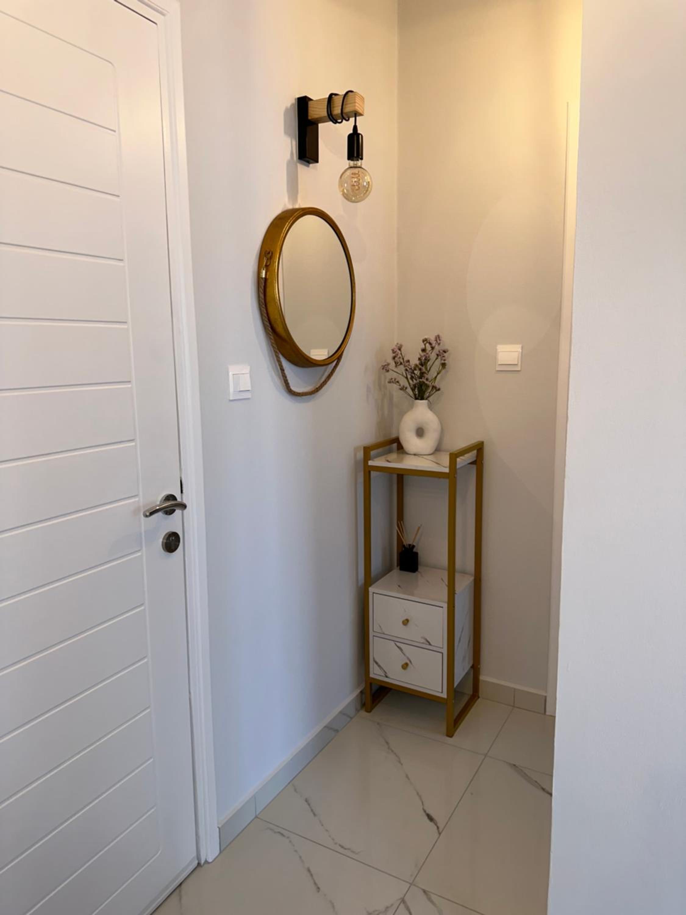 Sea view apartment near the beach