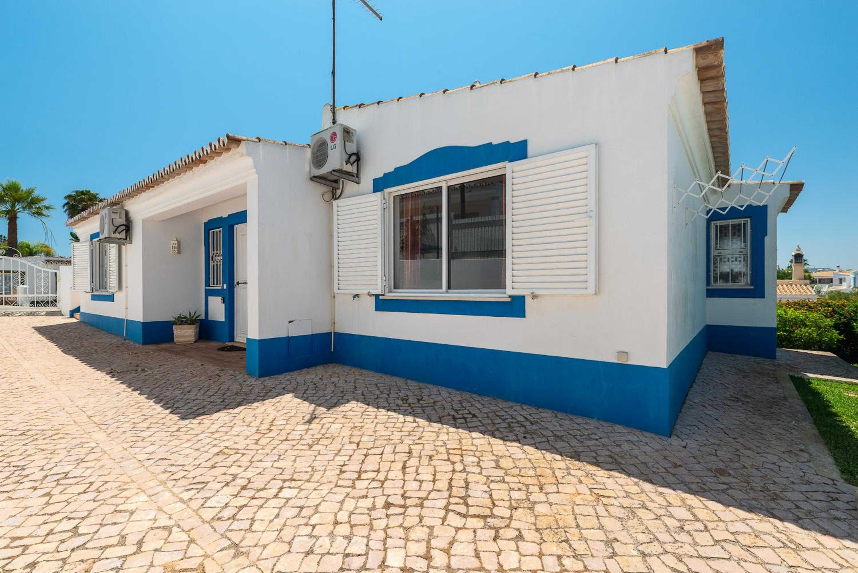Charming Guia Villa 3 Bedrooms Villa Eulalia Private Pool & Close