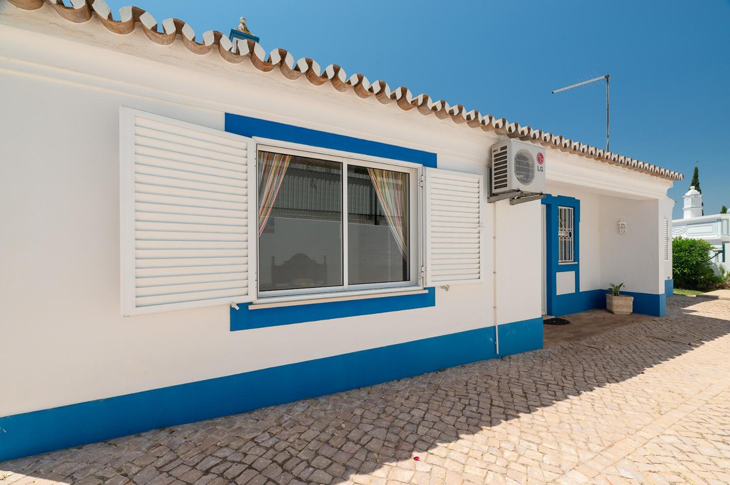 Charming Guia Villa 3 Bedrooms Villa Eulalia Private Pool & Close