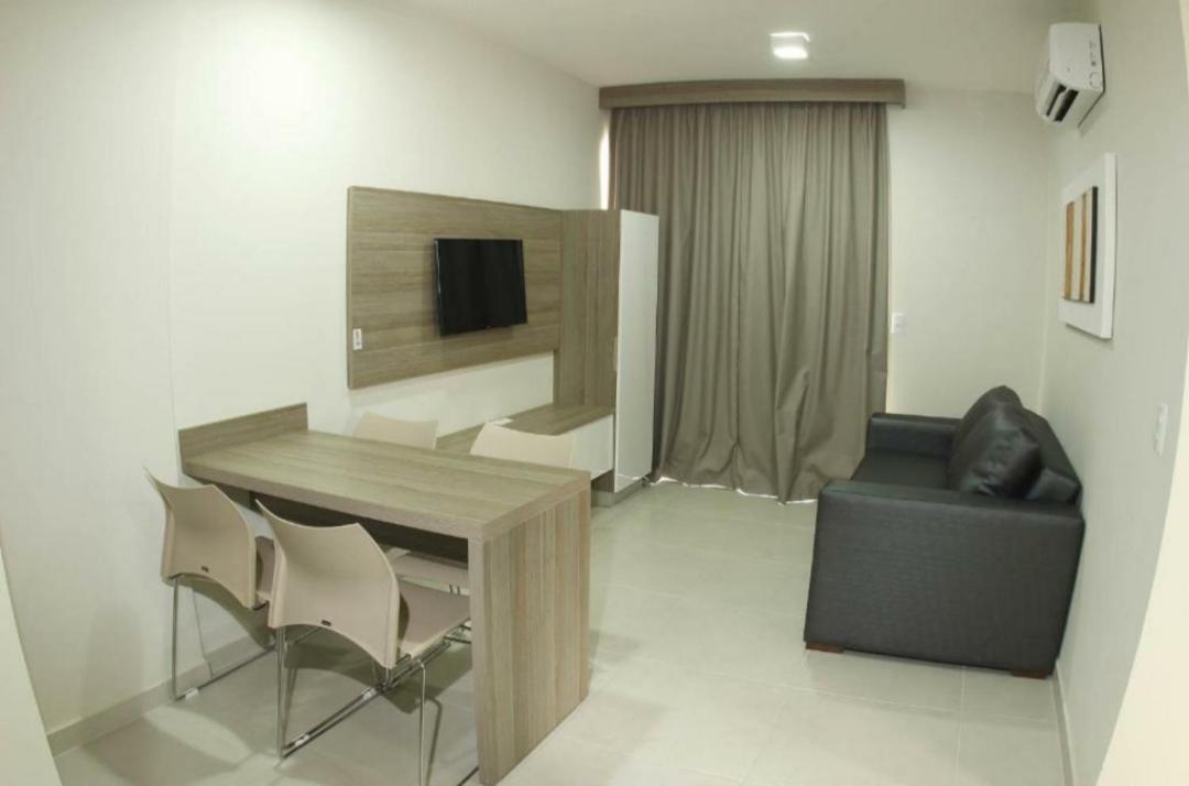 Atrium Flat, frente shopping Singapura