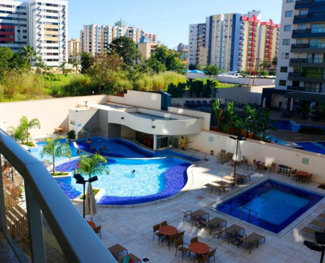 Atrium Flat, frente shopping Singapura