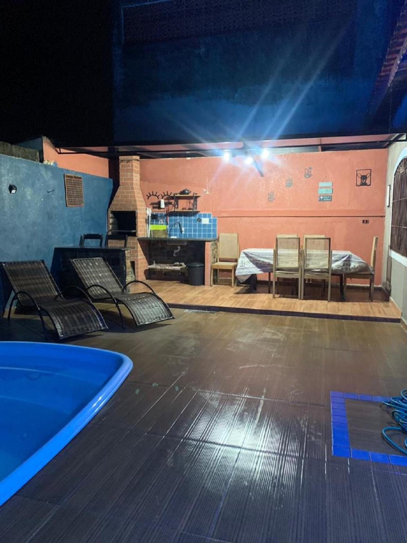 Casa em Peruibe 3 dormitórios sendo 1 suite Pe na Areia