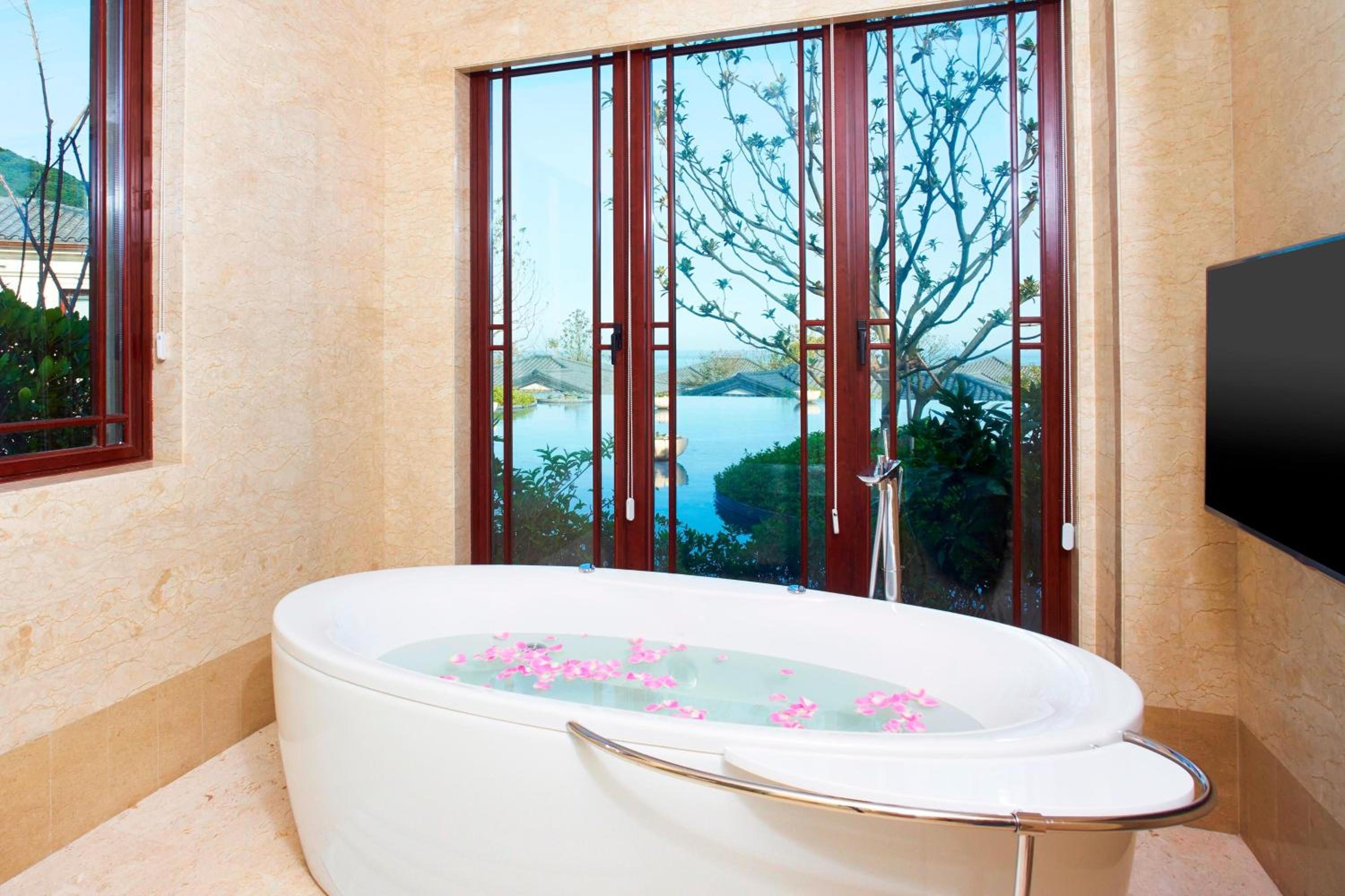 The Westin Zhujiajian Resort, Zhoushan