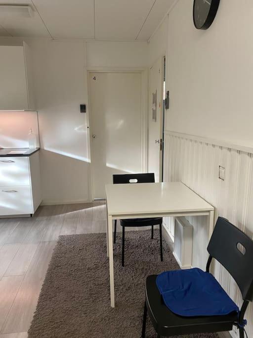 Kotimaailma Rooms Kivikkotie, room 6