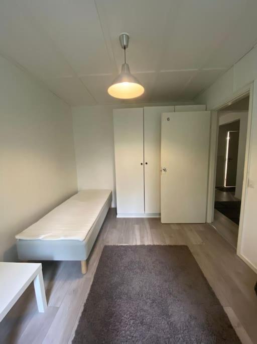 Kotimaailma Rooms Kivikkotie, room 6, photo 12
