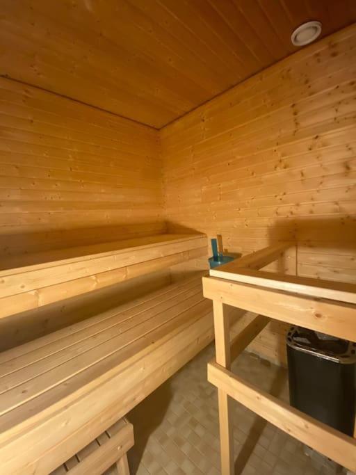 Kotimaailma Rooms Kivikkotie, room 6