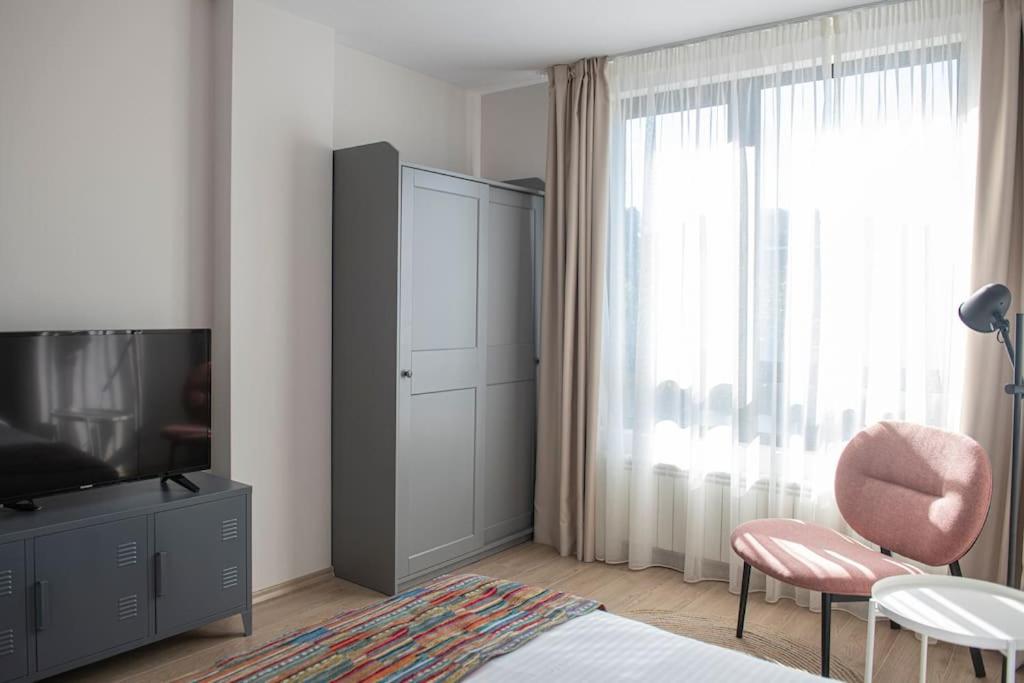Madrid: A modern 2-bedroom apartment with parking