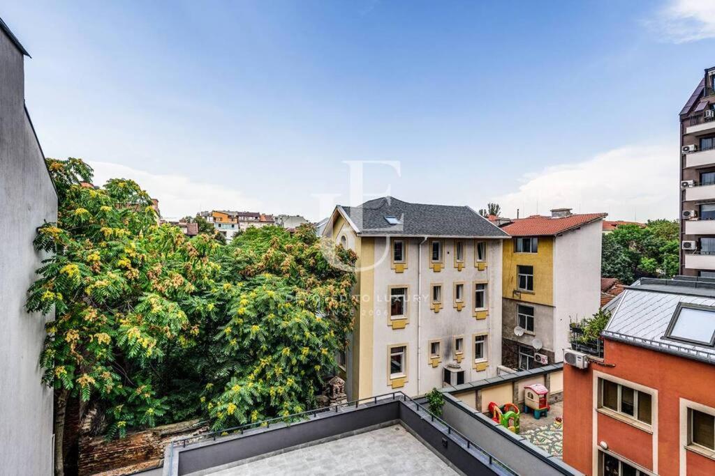 Madrid: A modern 2-bedroom apartment with parking