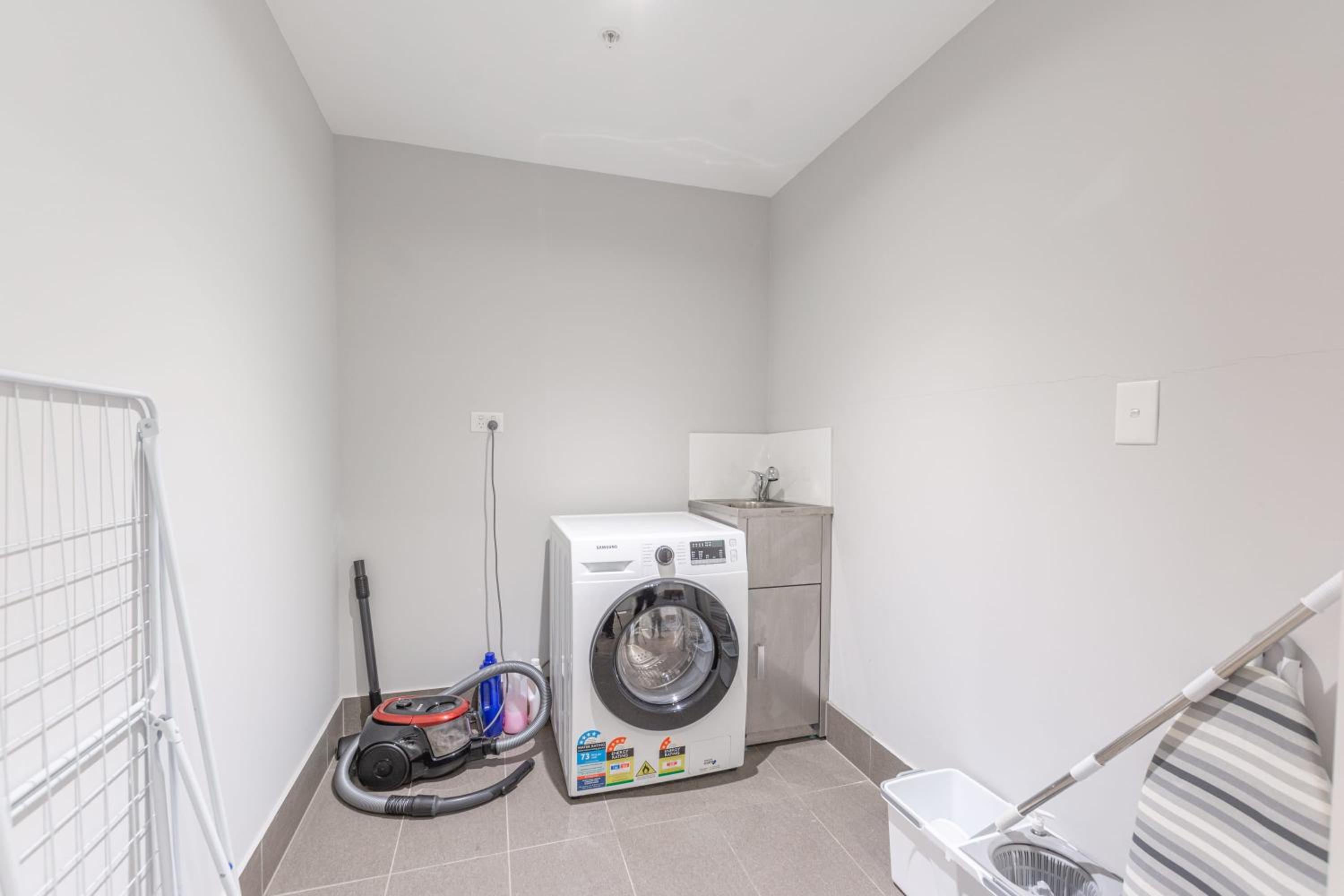 Comfy Designed 2BD w near Bennelong Bridge