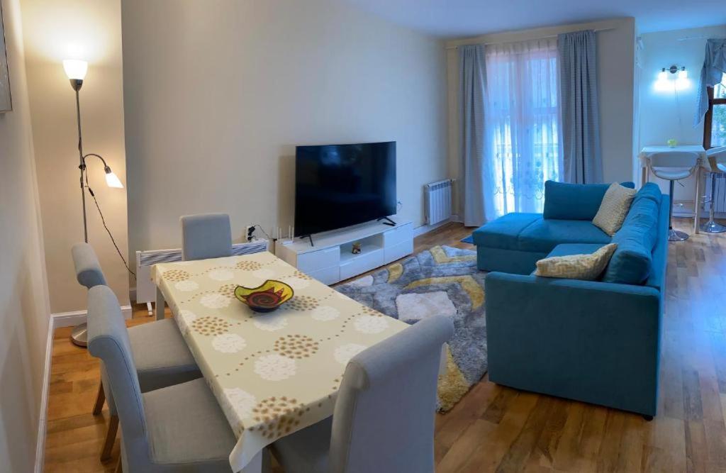 Ski to door at Mountain View 1BR condo Bansko