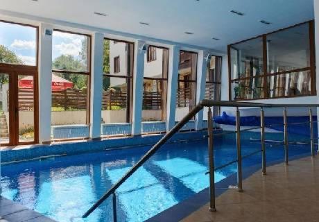 Ski to door at Mountain View 1BR condo Bansko