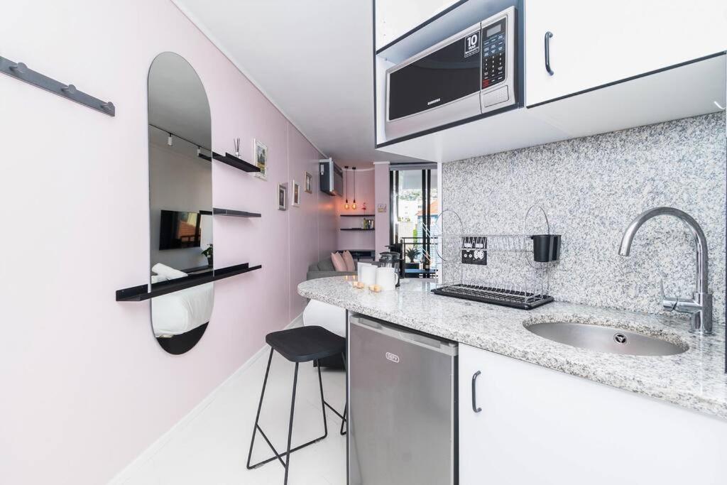 Seapoint Studio Apartment with View Of Lions Head. view 2
