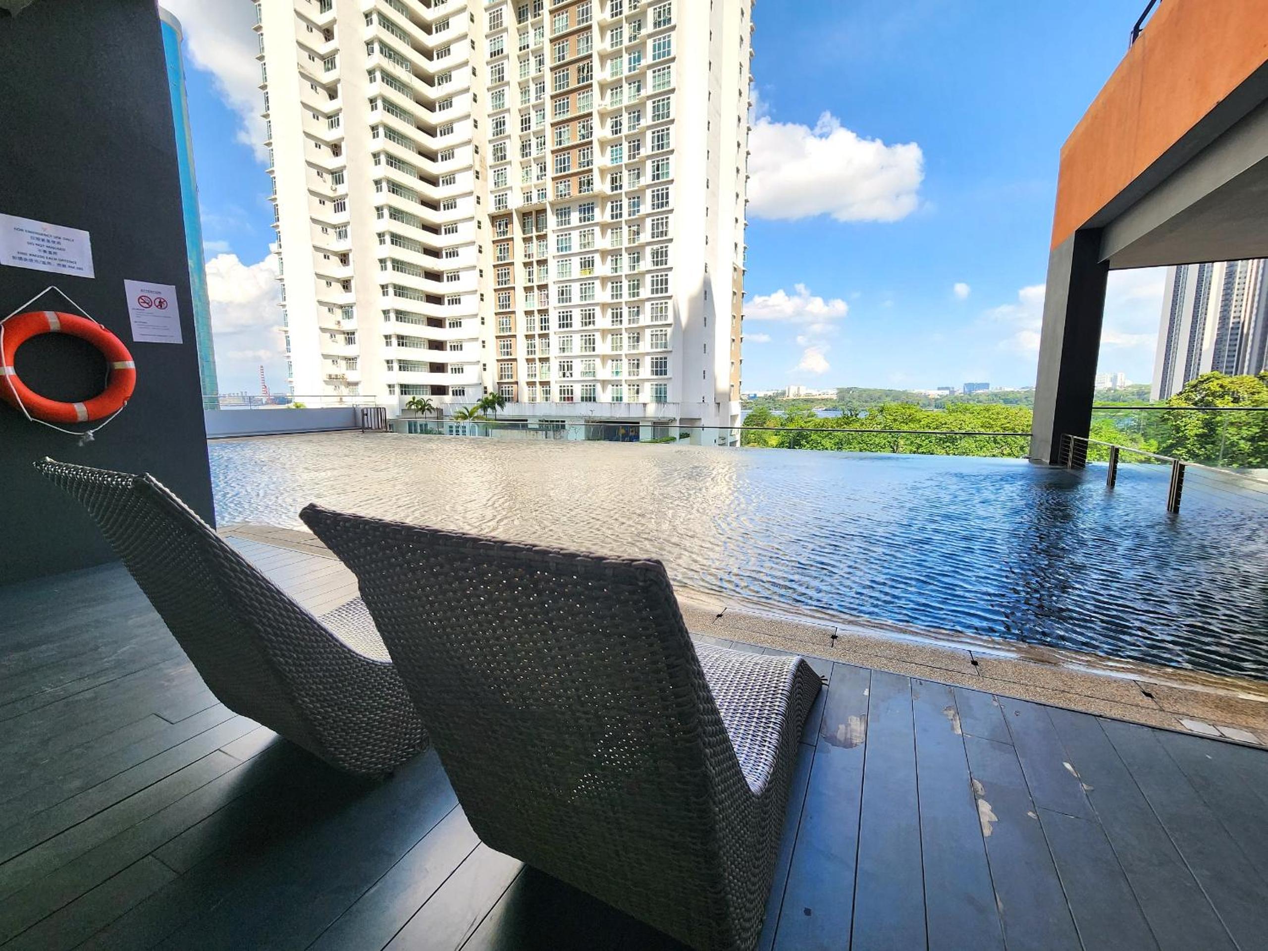 Loft Suite Seaview 2BR JB CIQ 7Pax