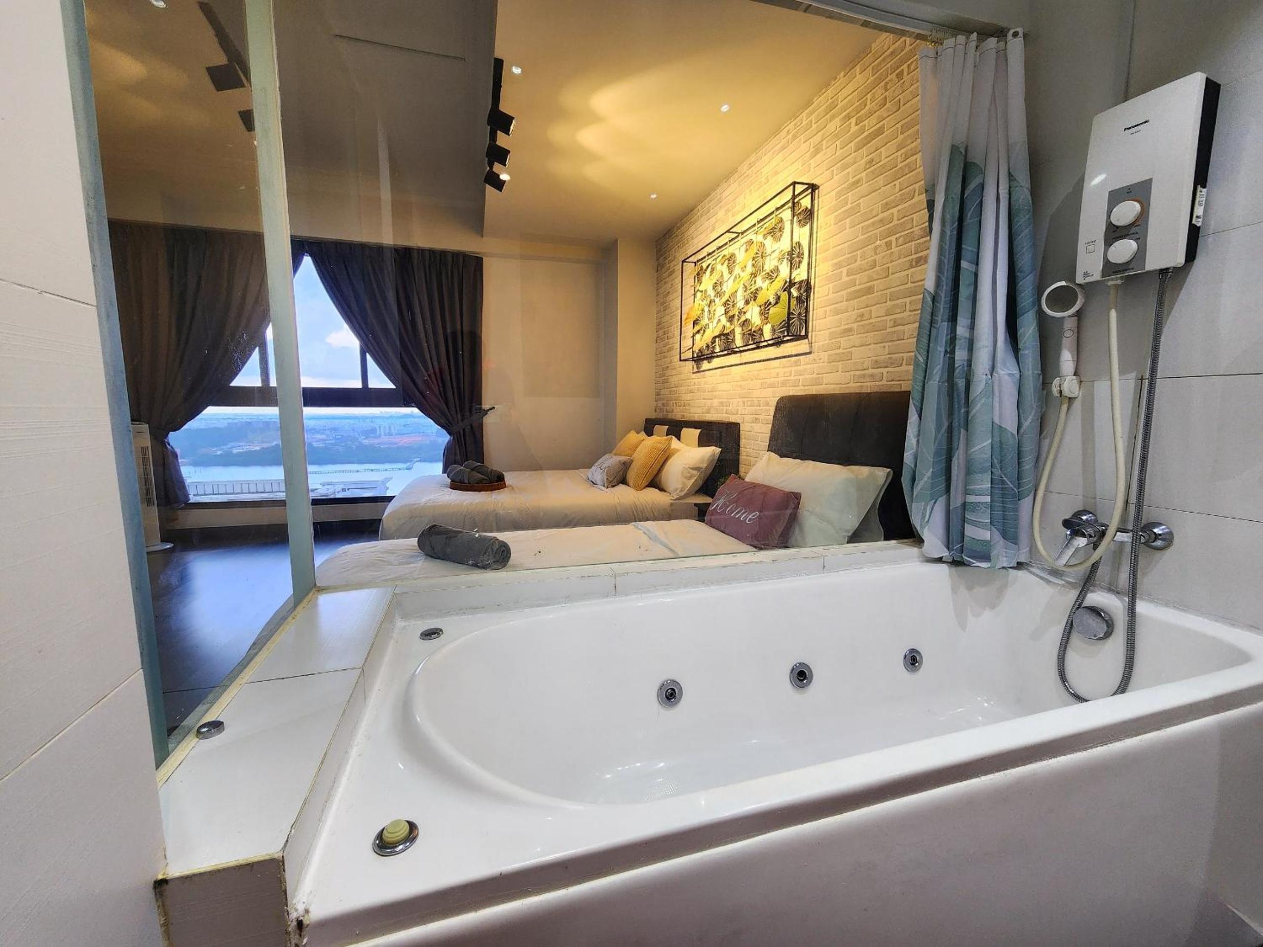 Loft Suite Seaview 2BR JB CIQ 7Pax