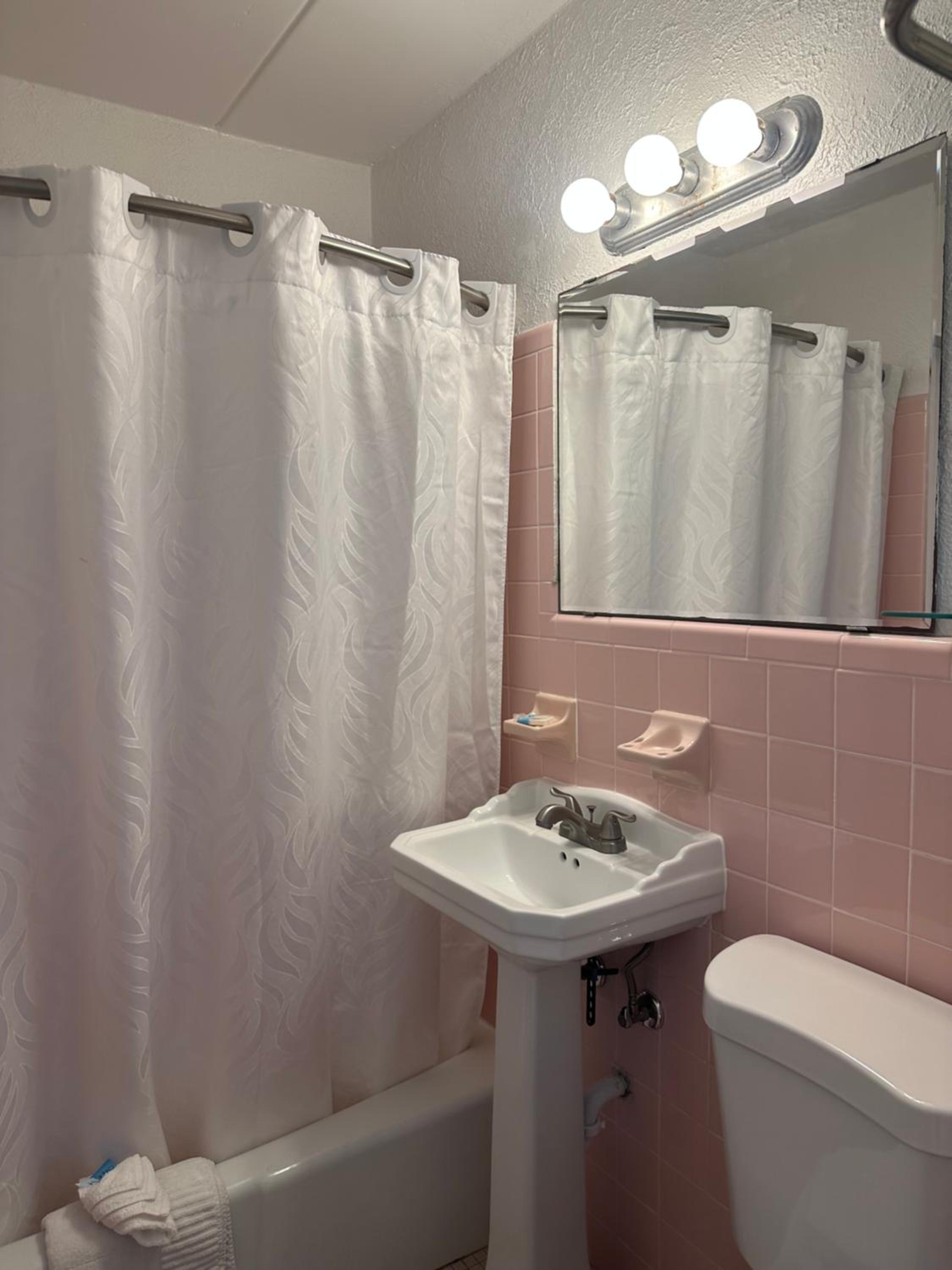 Royal Canadian Motel