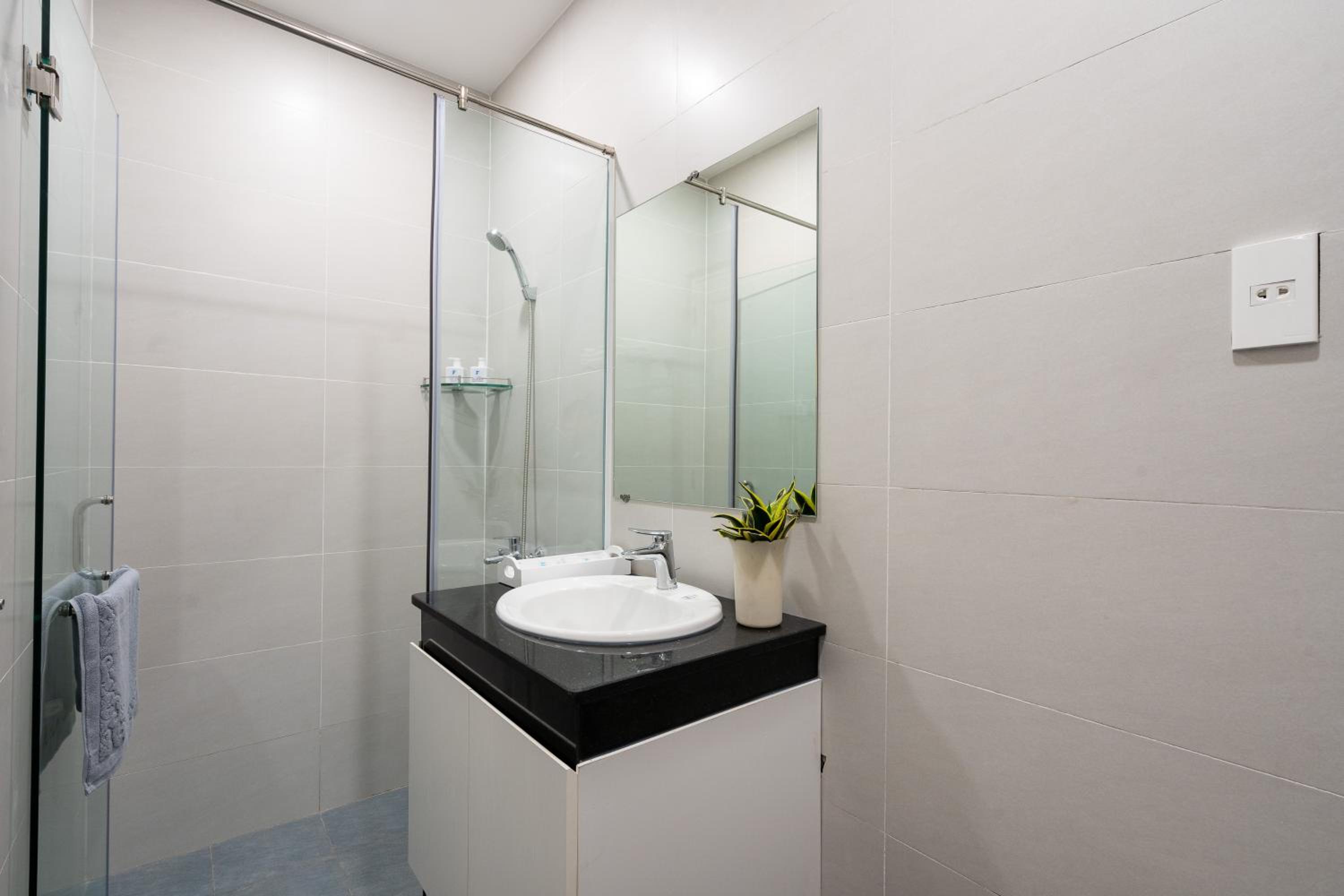 F-APARTMENT