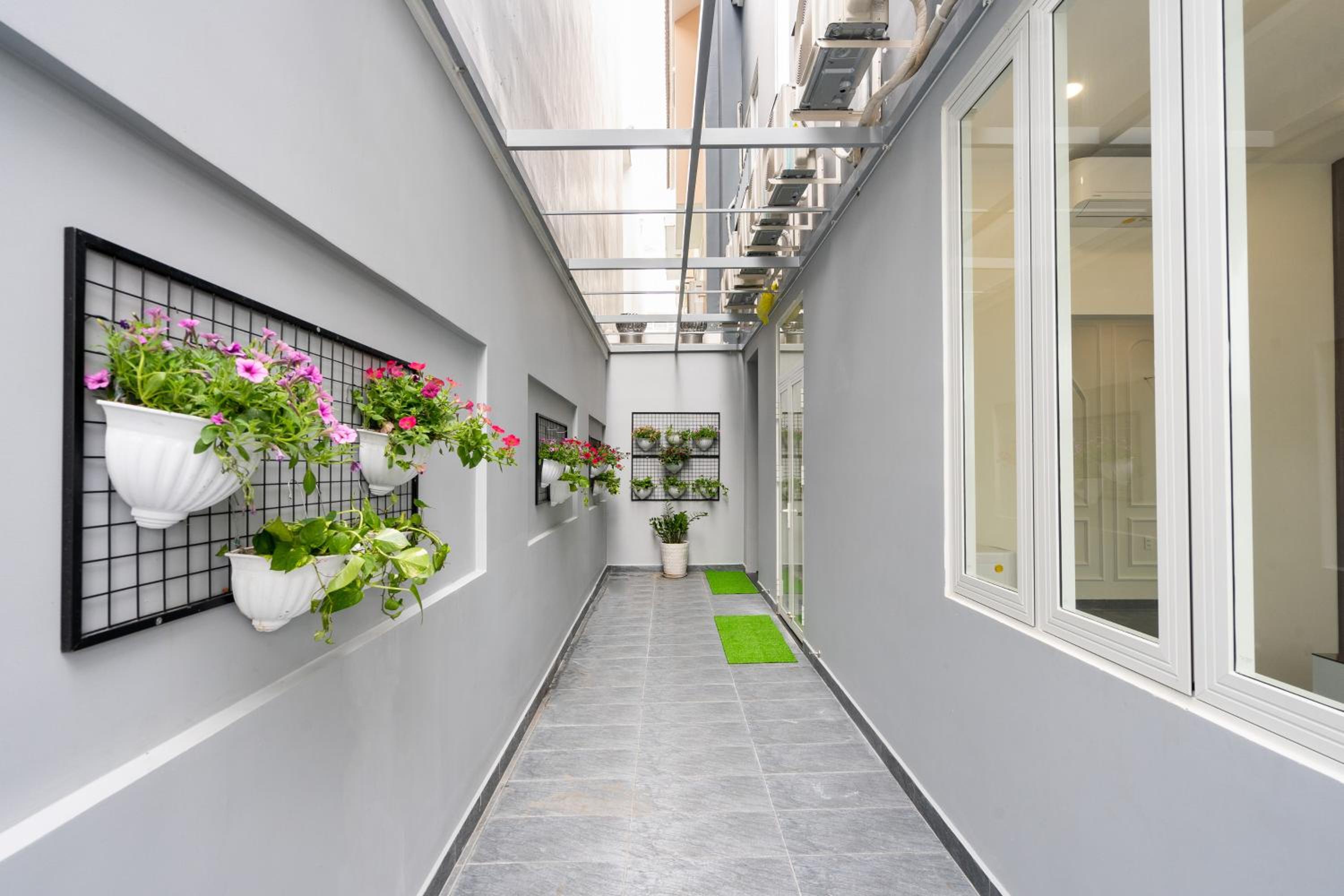 F-APARTMENT