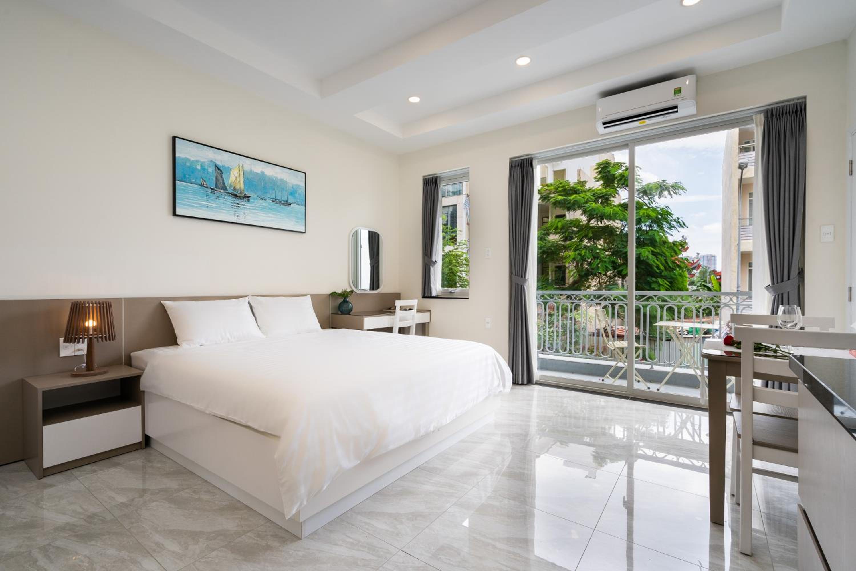 F-APARTMENT