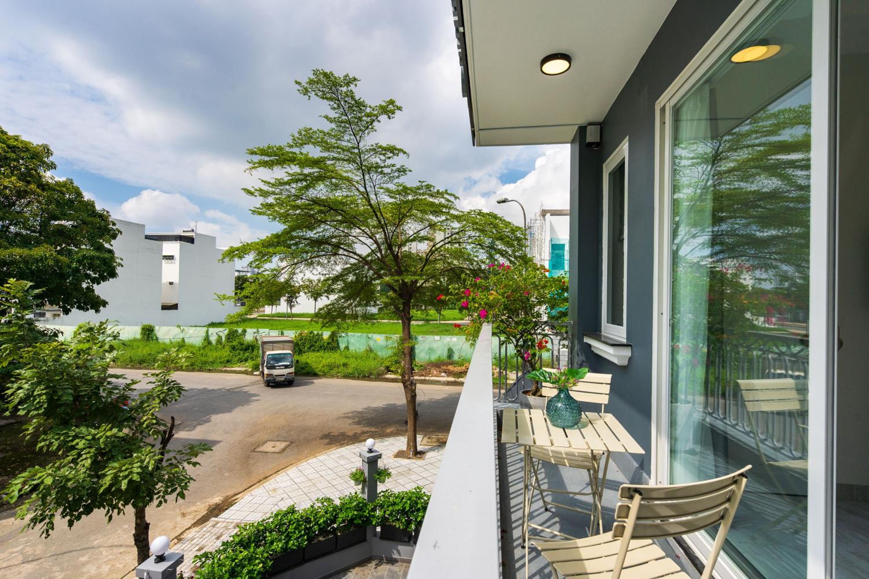 F-APARTMENT