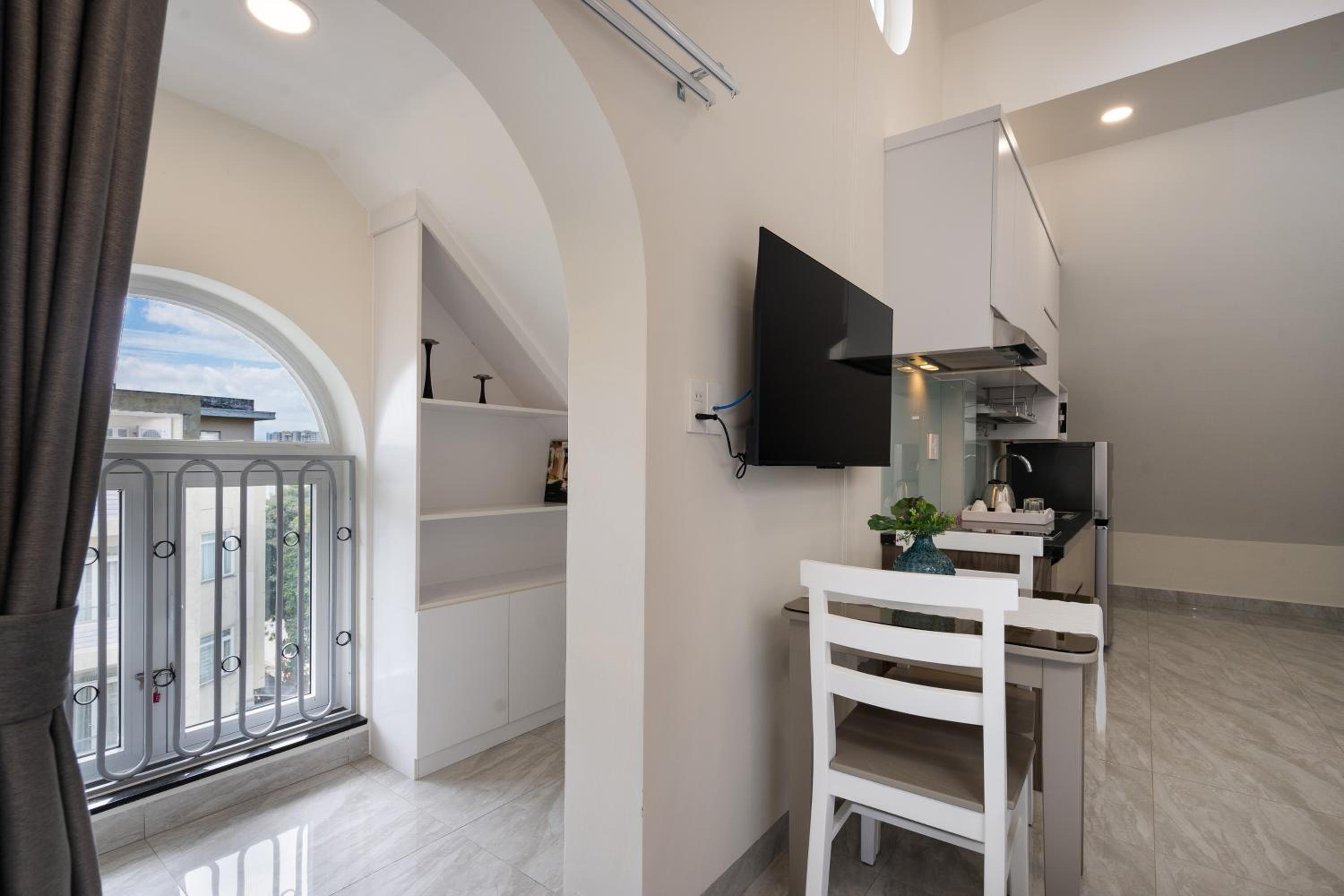 F-APARTMENT