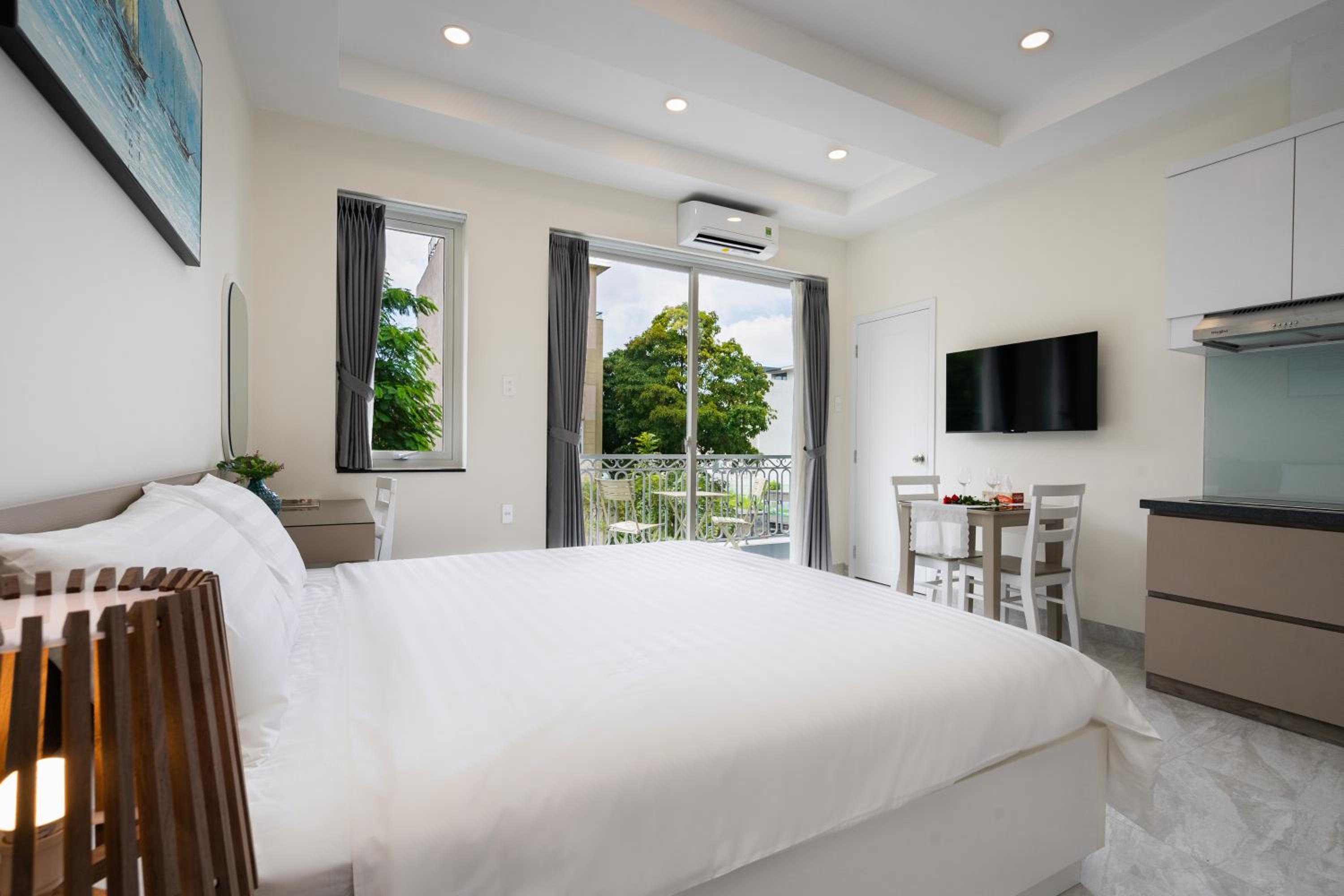 F-APARTMENT