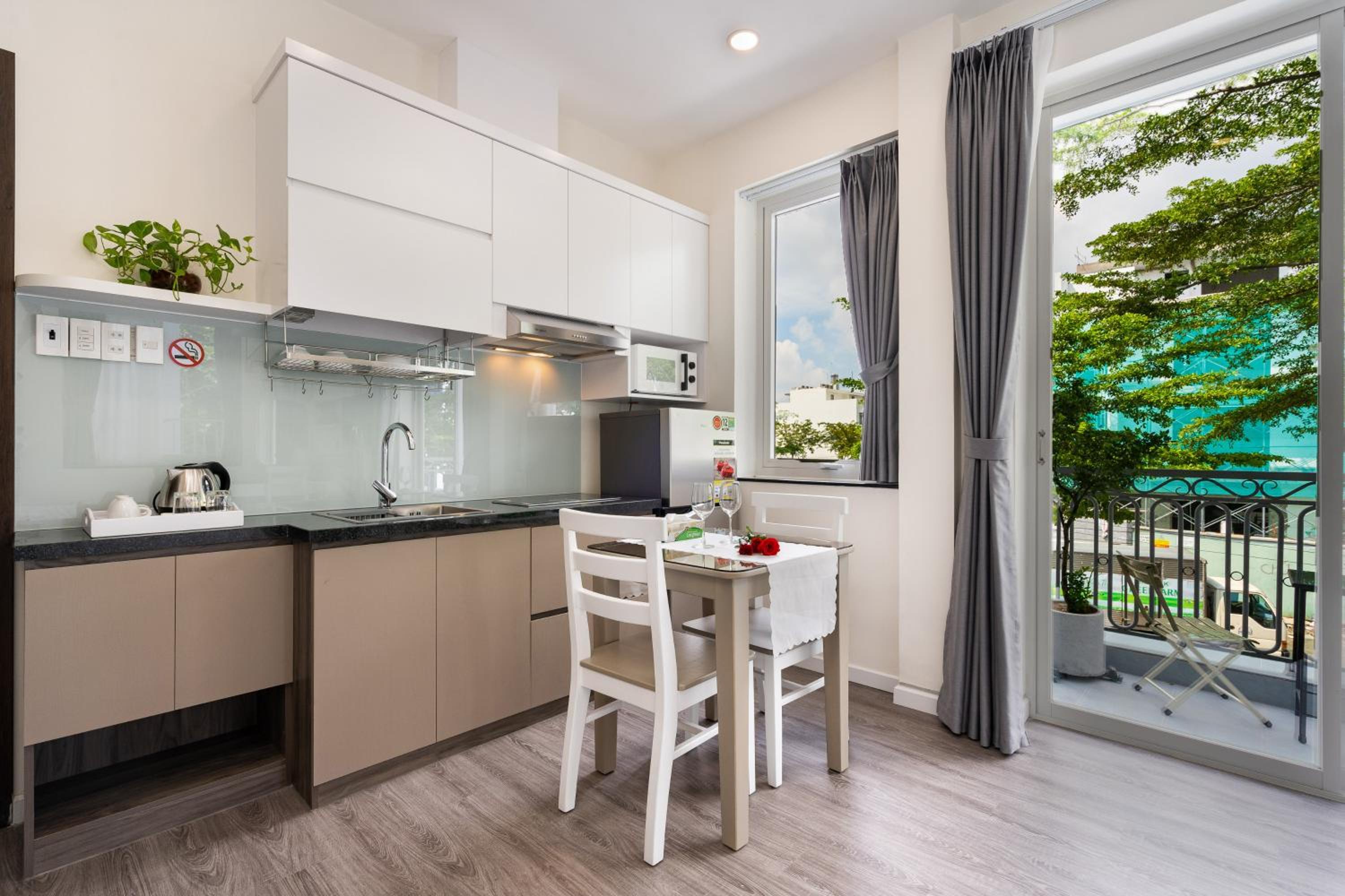 F-APARTMENT