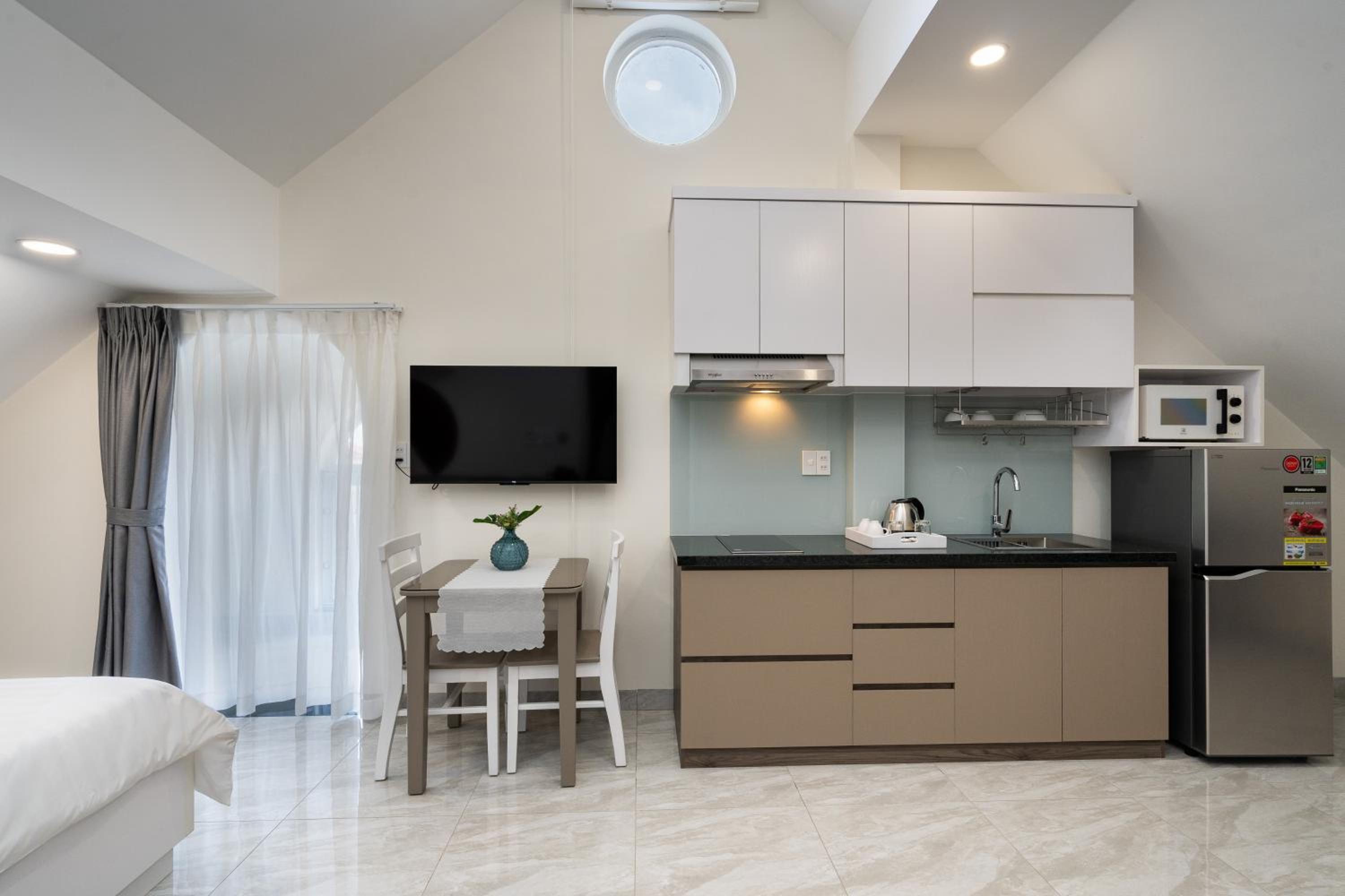 F-APARTMENT