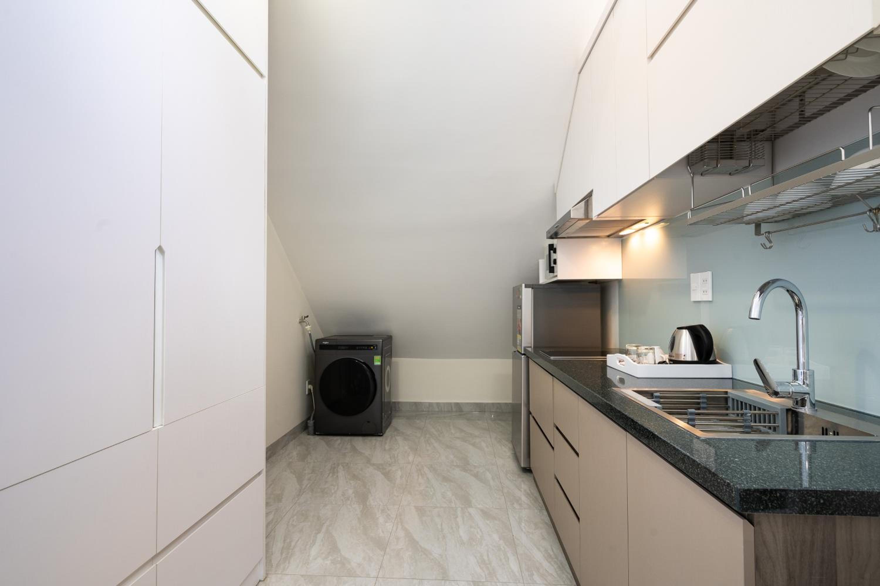 F-APARTMENT