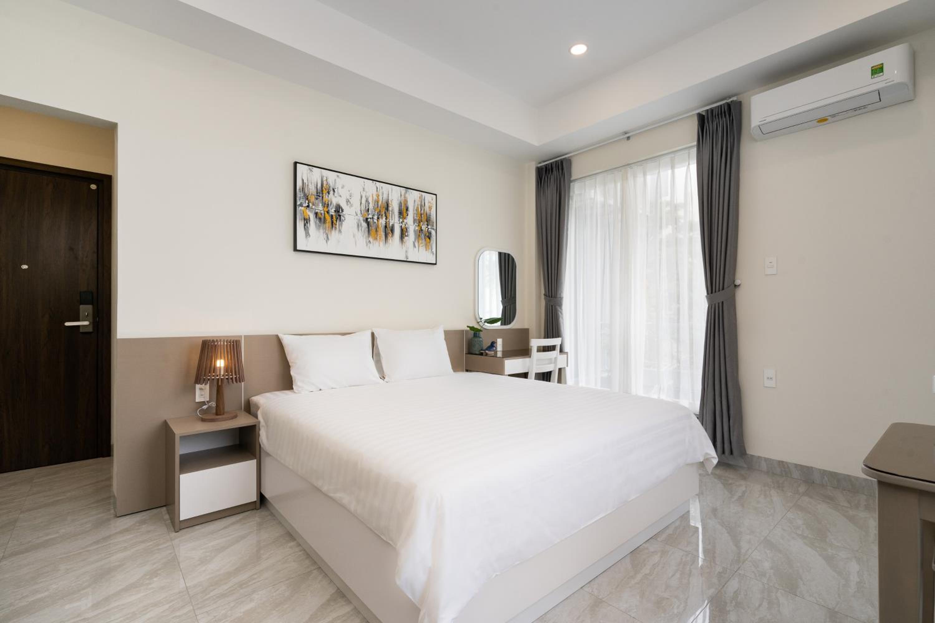 F-APARTMENT