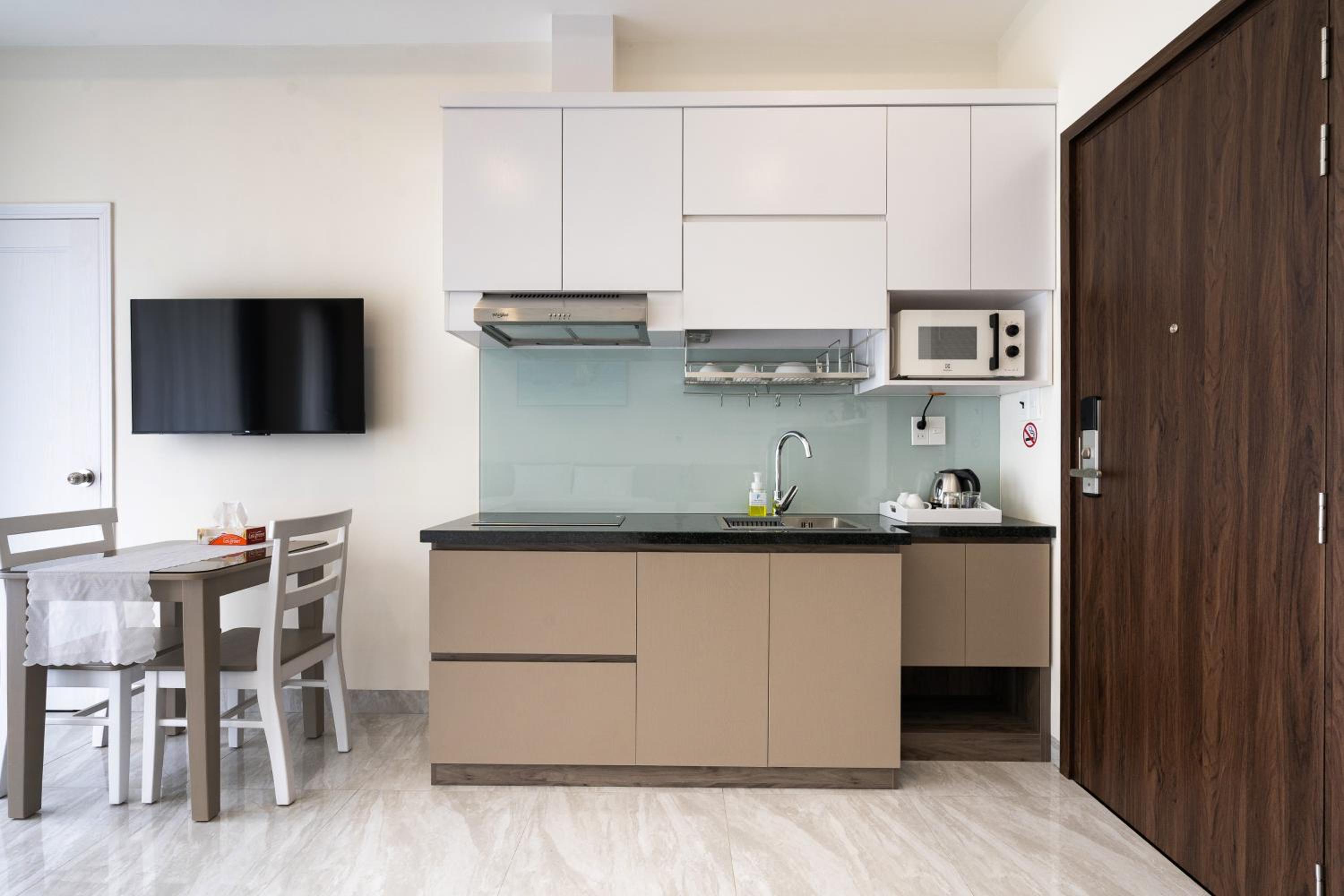 F-APARTMENT
