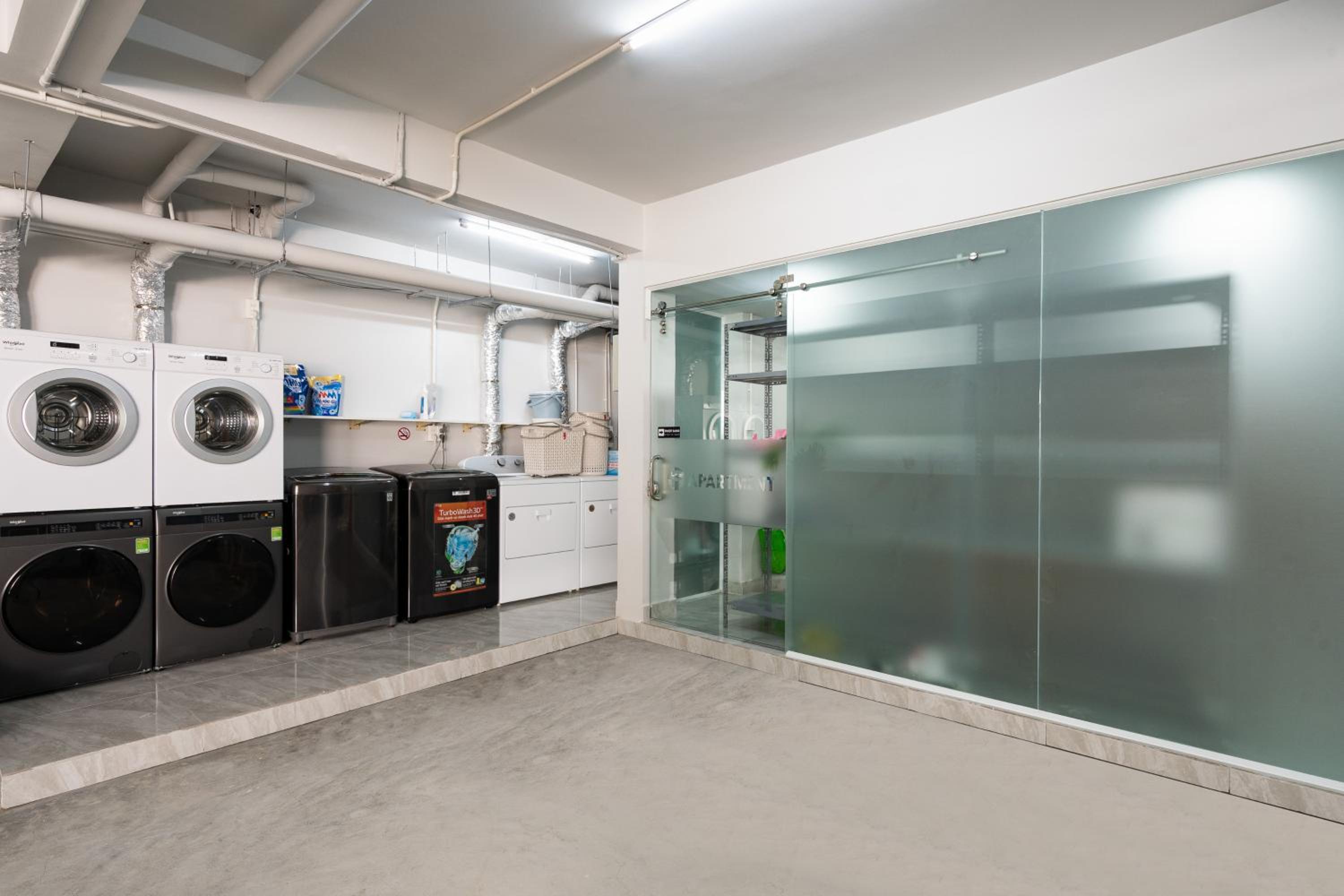 F-APARTMENT