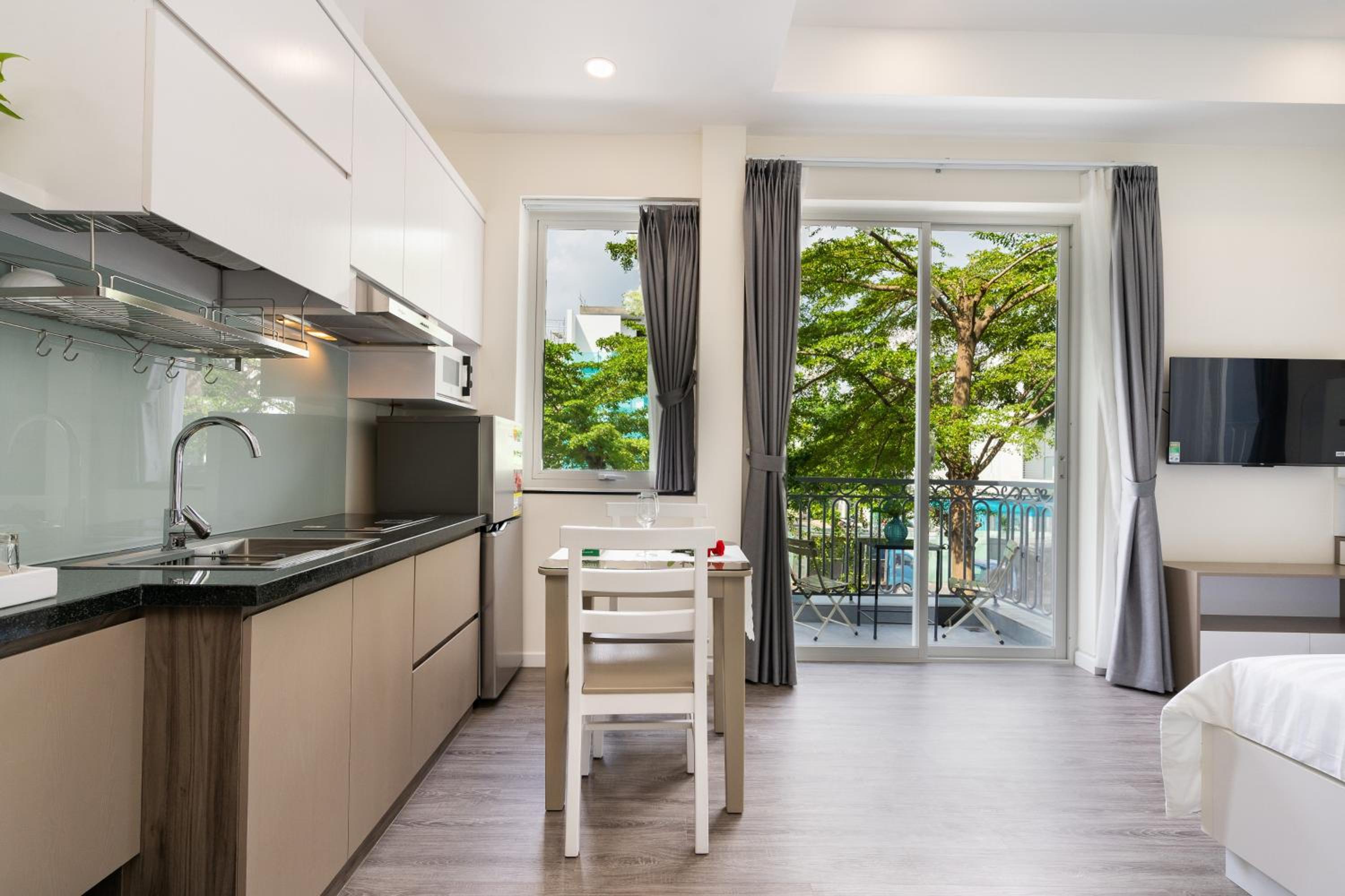 F-APARTMENT