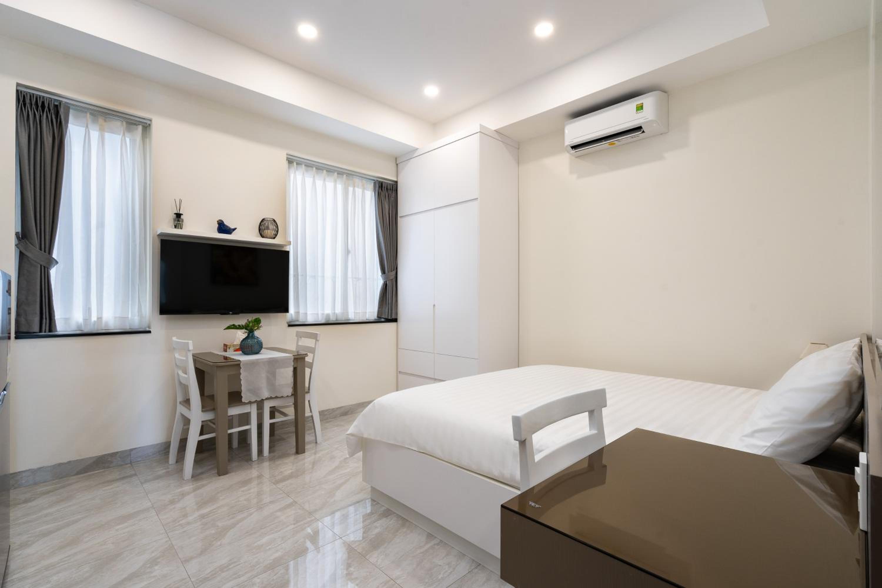 F-APARTMENT