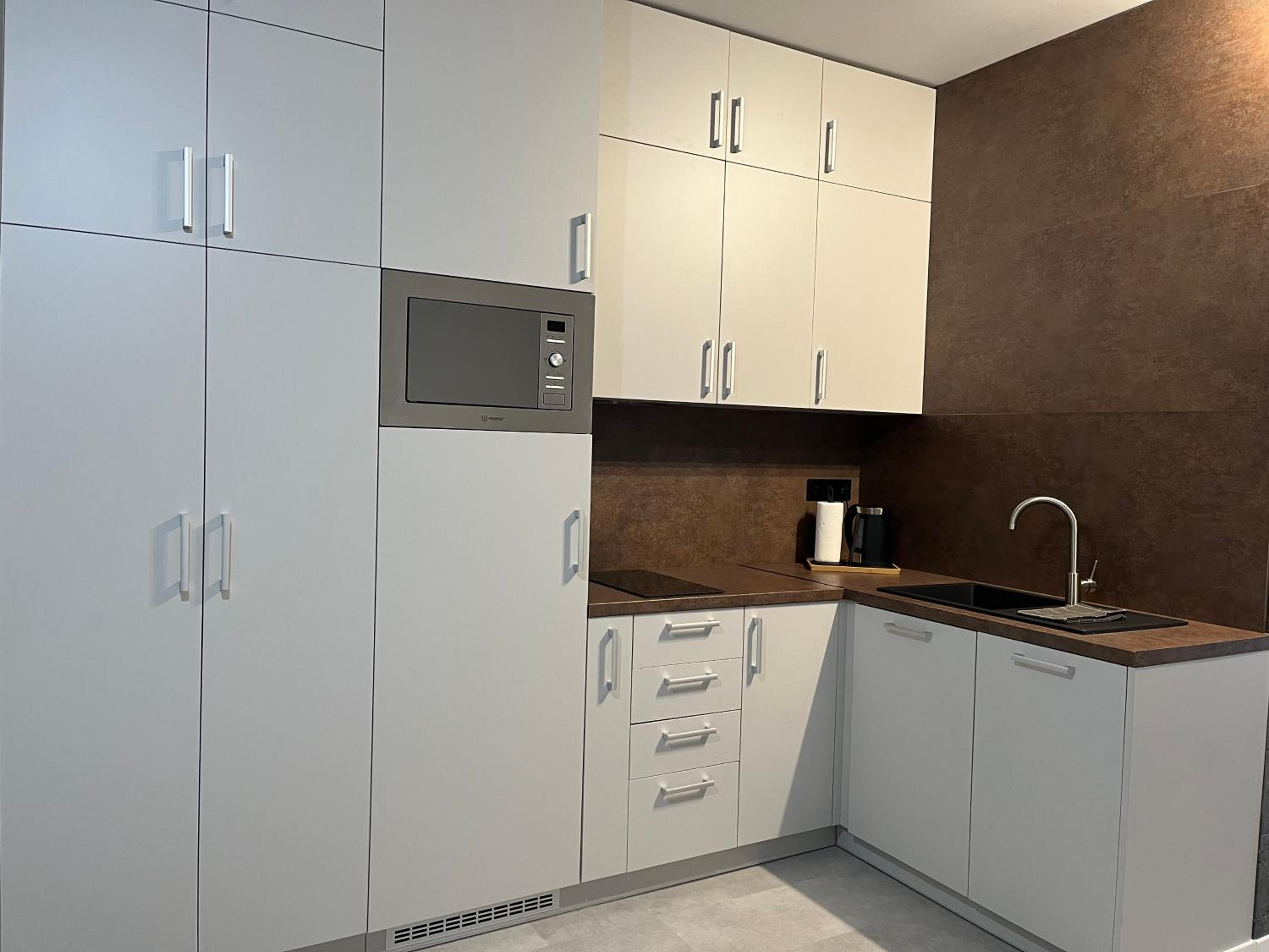 DELUXE APARTMENT (Free Parking)