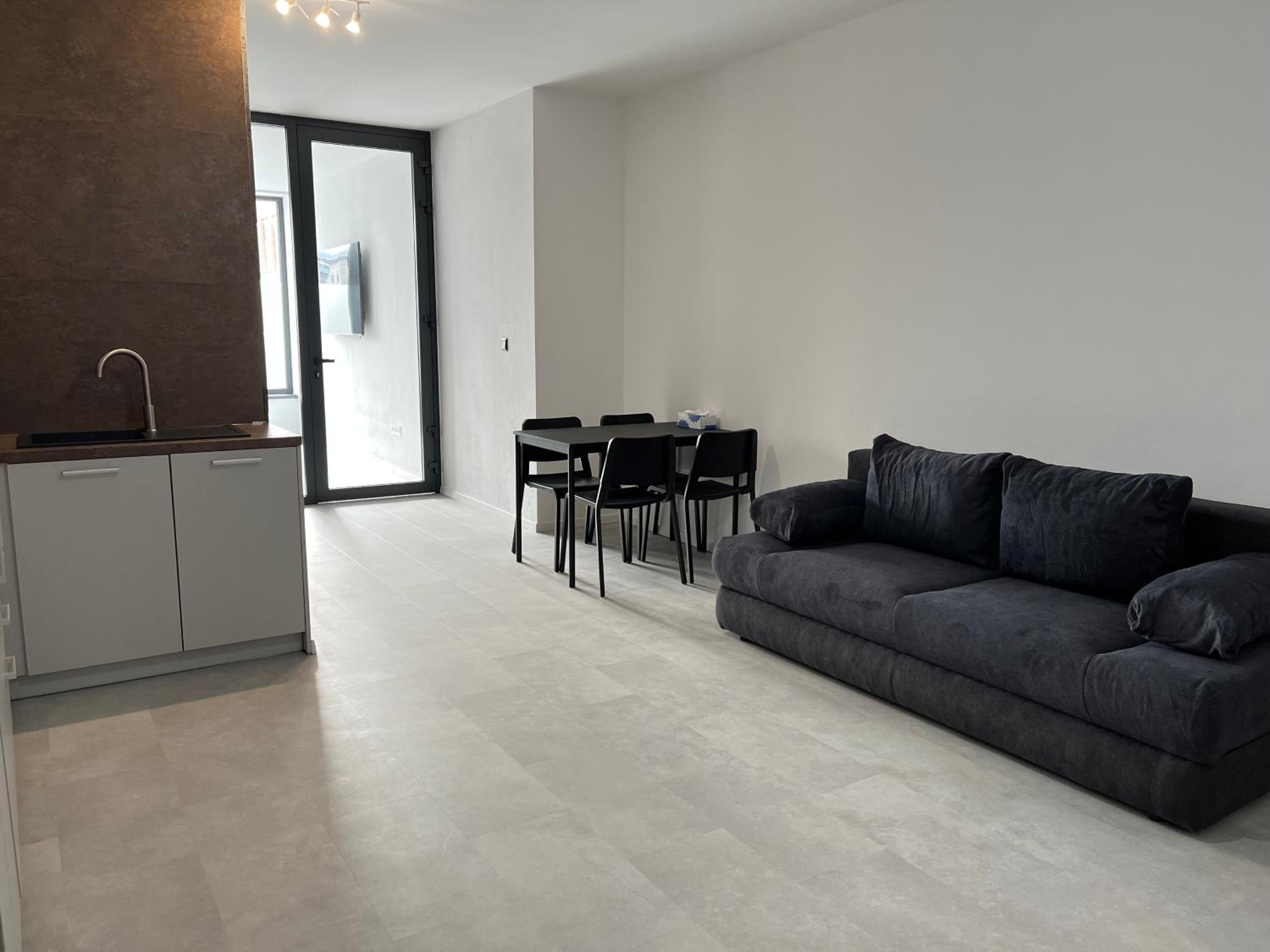 DELUXE APARTMENT (Free Parking)