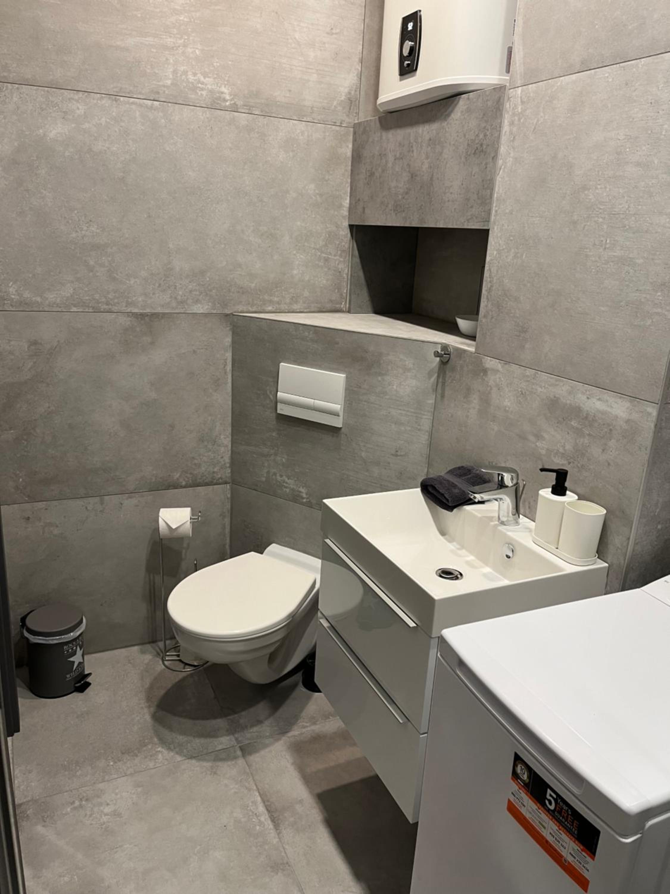 DELUXE APARTMENT (Free Parking)