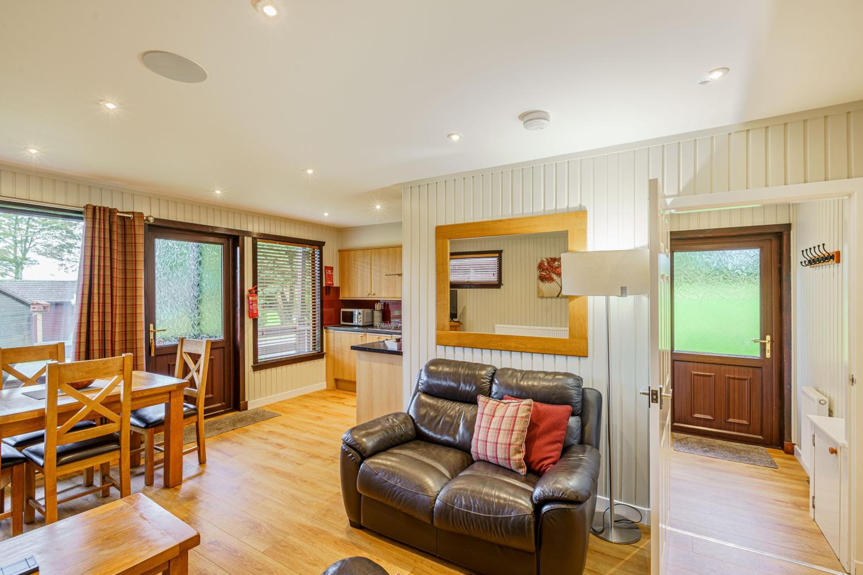 Birch Lodge 19 with Hot Tub